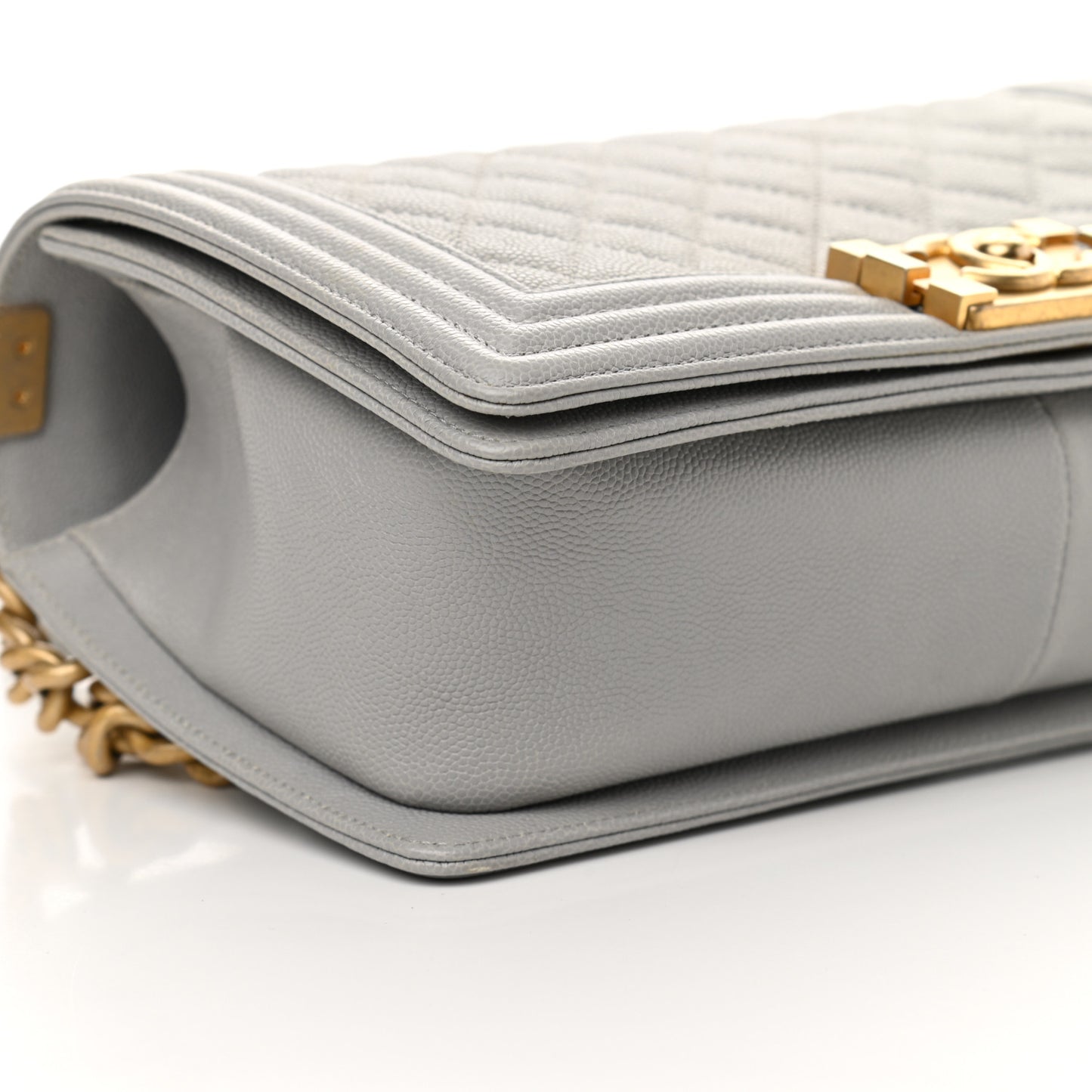 Caviar Quilted Medium Boy Flap Light Grey