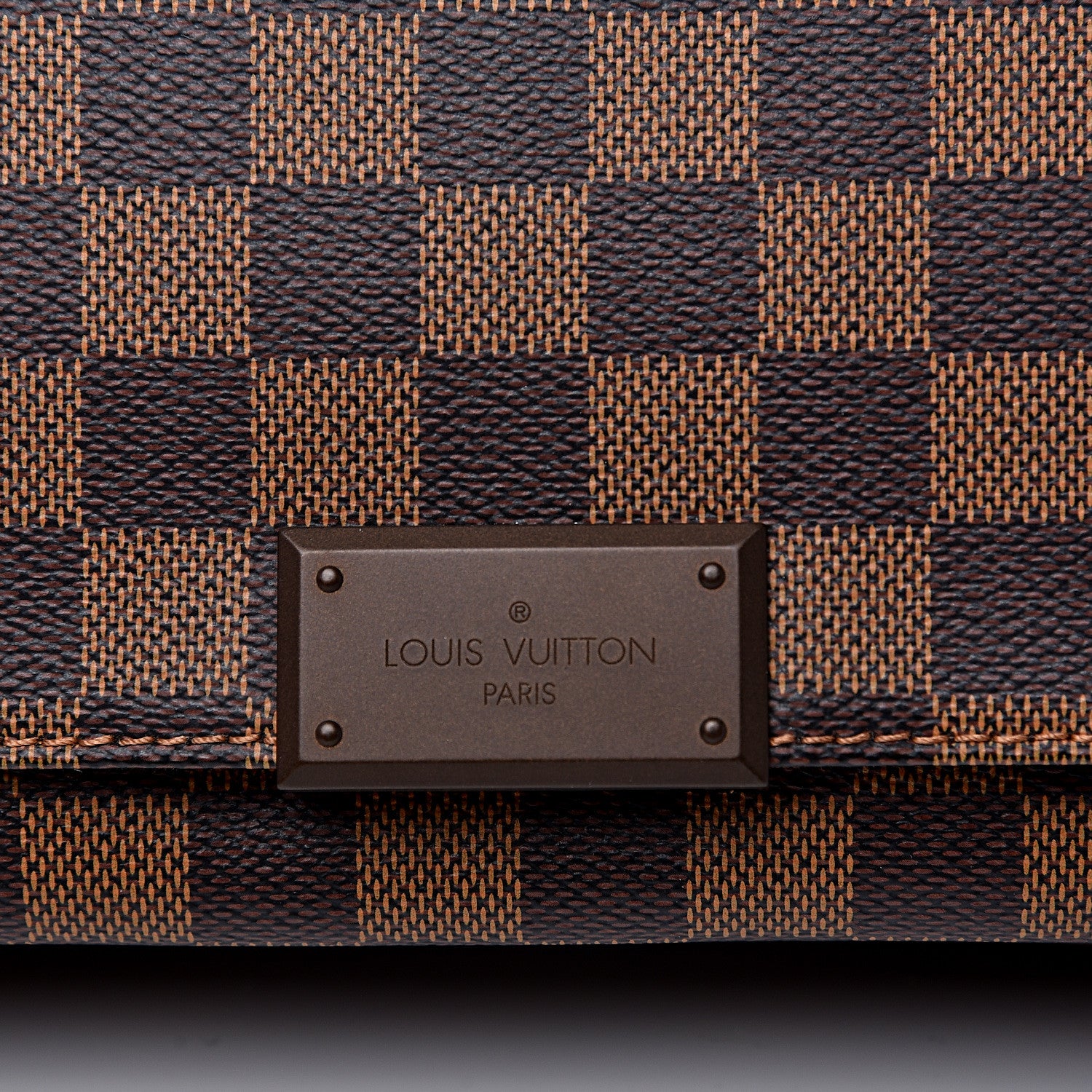 Louis Vuitton Damier Ebene District MM 9 of 9