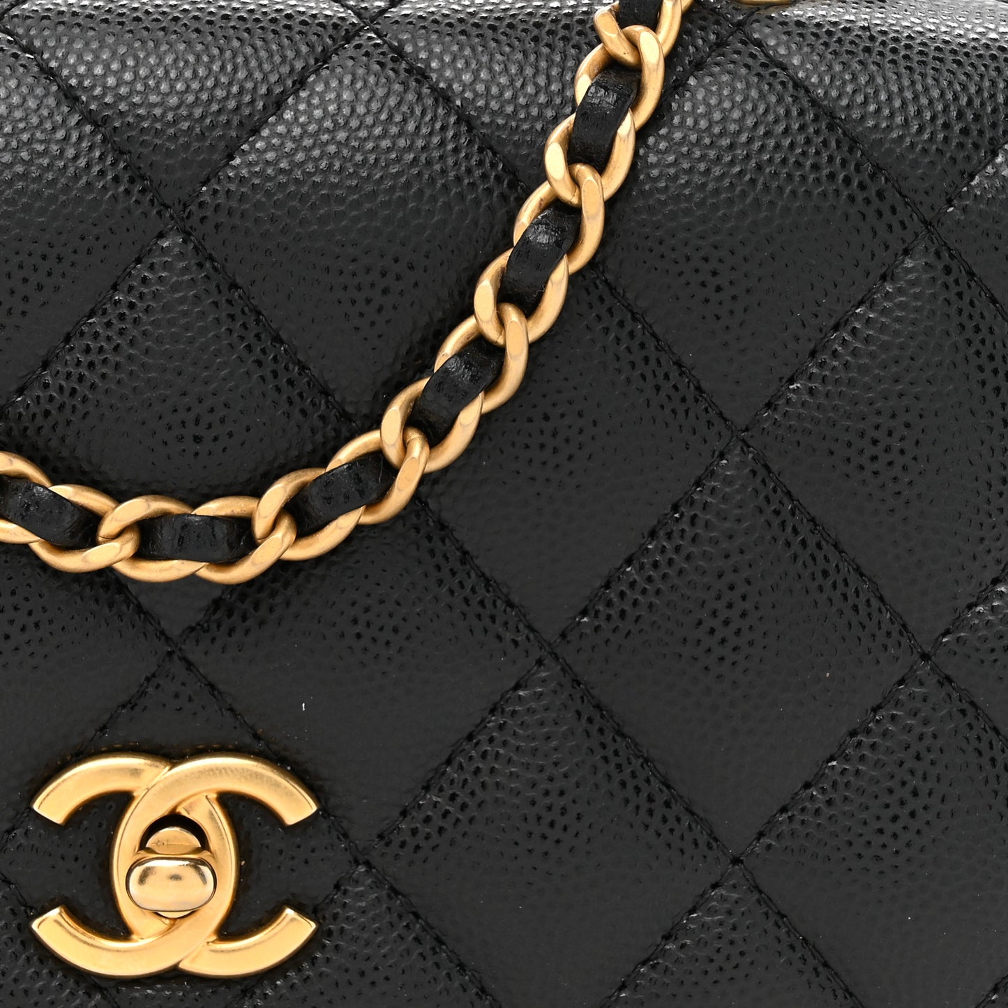 Shiny Caviar Quilted Pick Me Up Wallet On Chain WOC Black