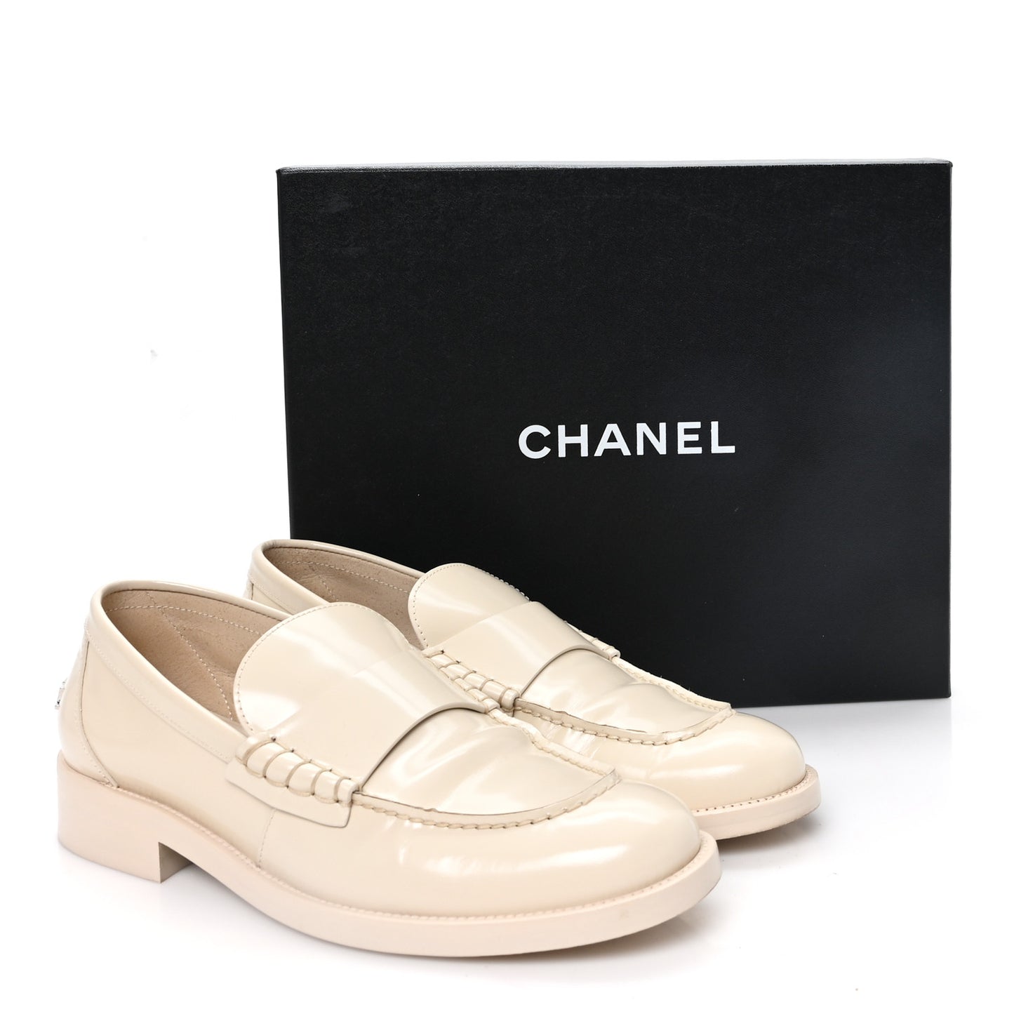 Shiny Calfskin Logo Loafers 40 Light Beige