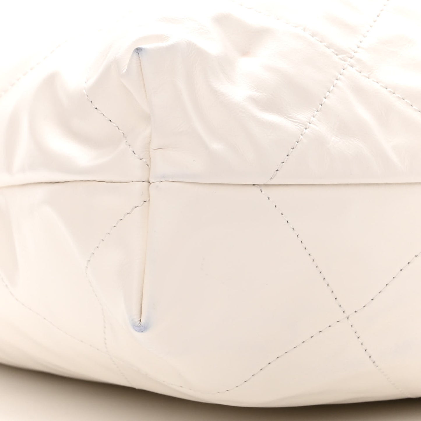 Shiny Calfskin Quilted Chanel 22 White