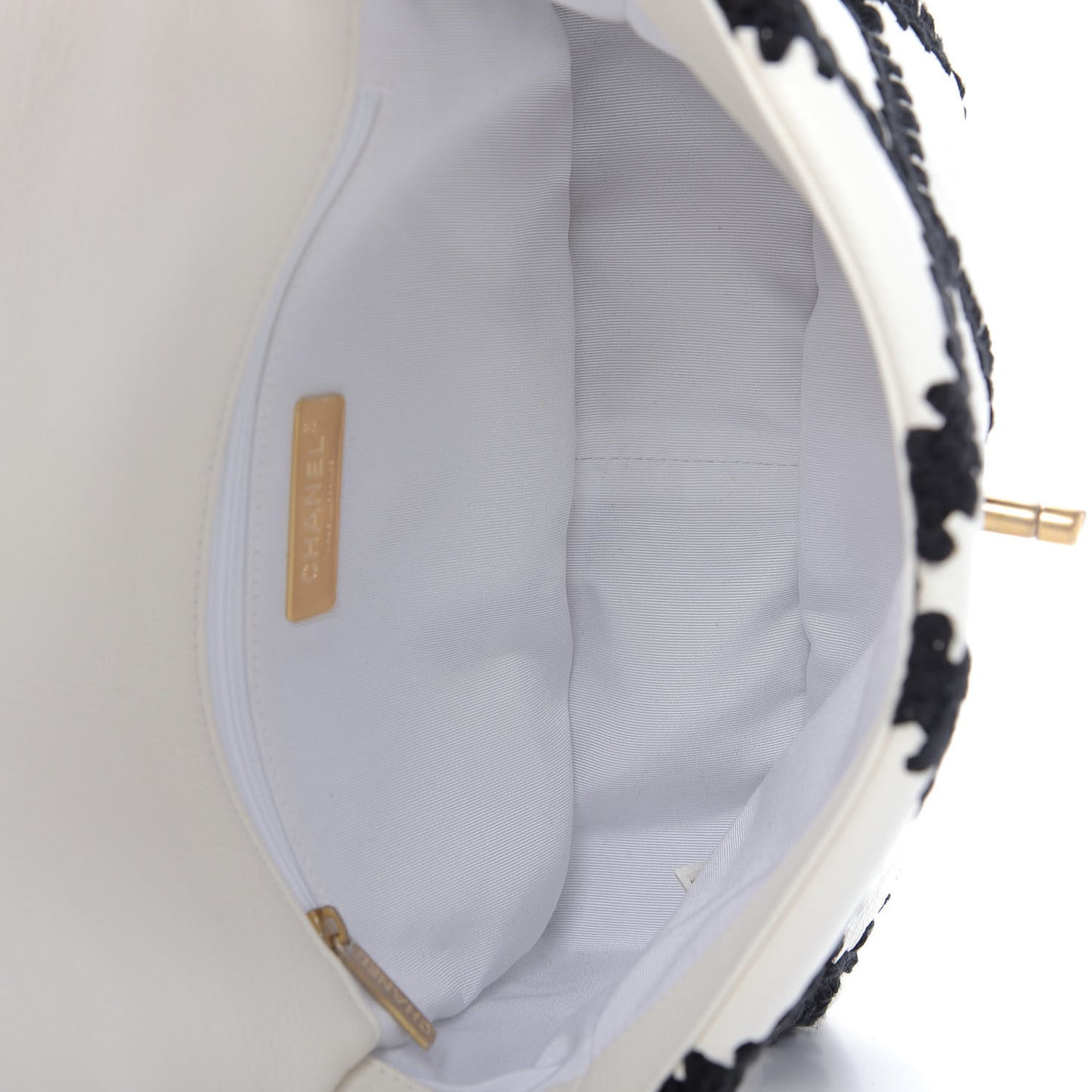 Calfskin Crochet Medium 19 Flap White Black