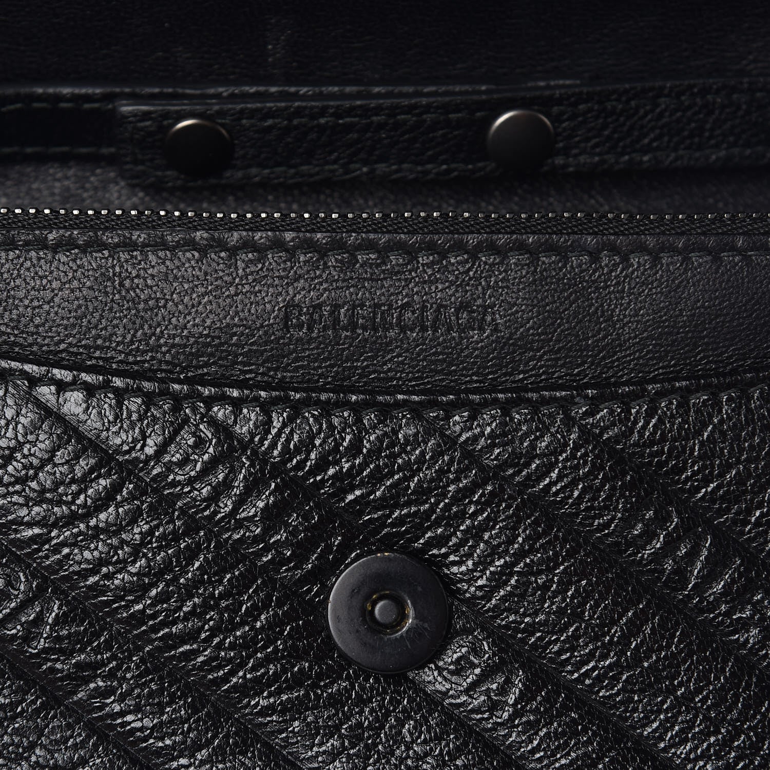Balenciaga Shiny Goatskin Logo Embossed Monochrome BB Wallet On Chain Black 6 of 12