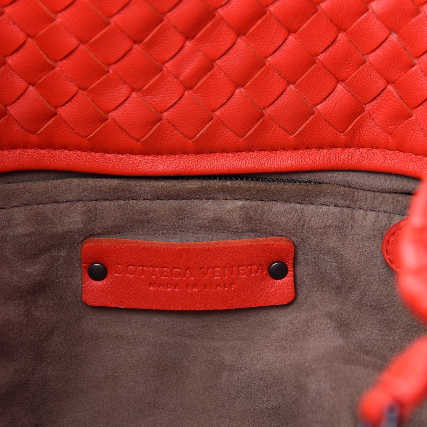Nappa Intrecciato Medium Seamless Tote Vesuvio
