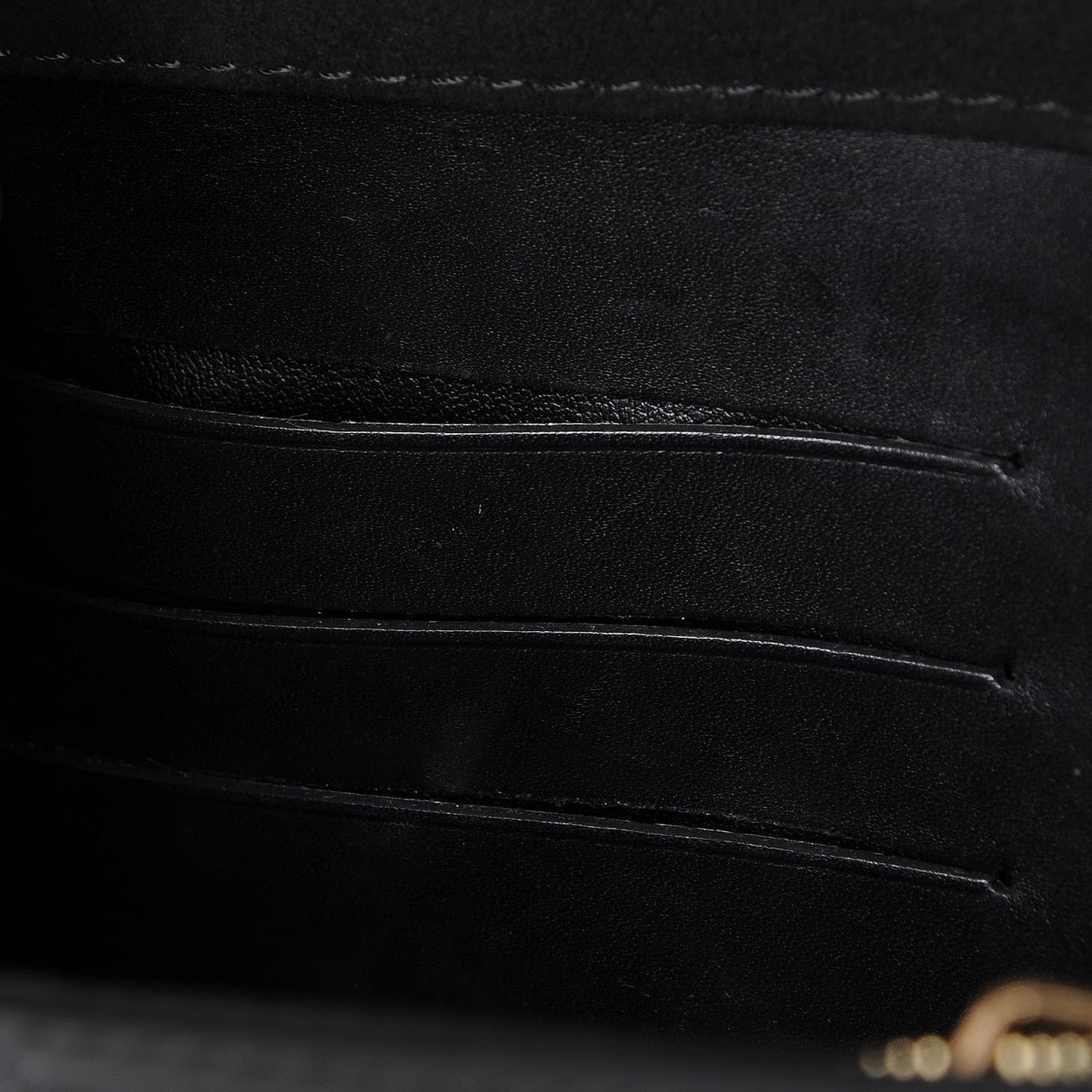 Calfskin Chain Louise GM Black