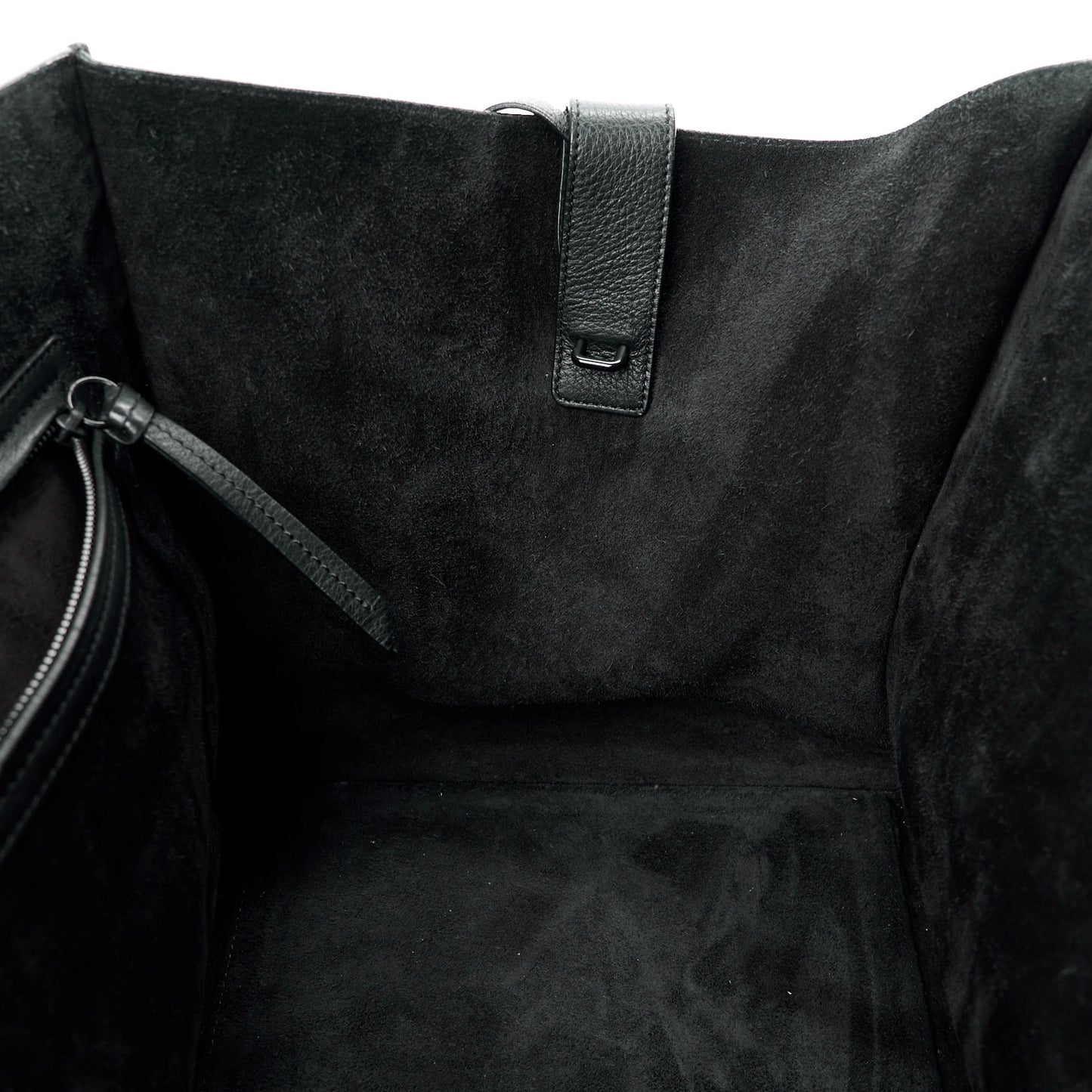 Smooth Calfskin Medium Phantom Luggage Black