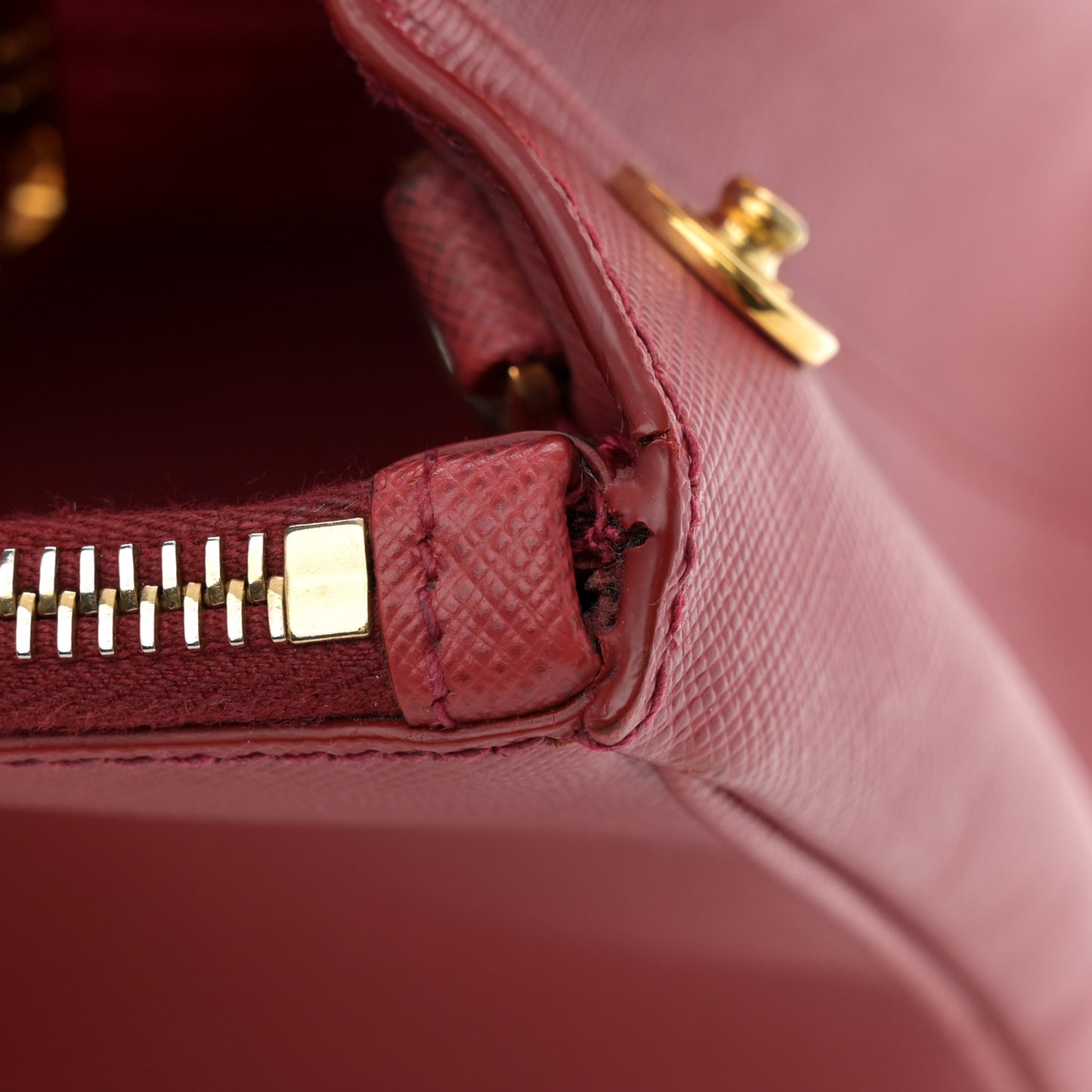 Saffiano Lux Small Galleria Double Zip Tote Fuoco