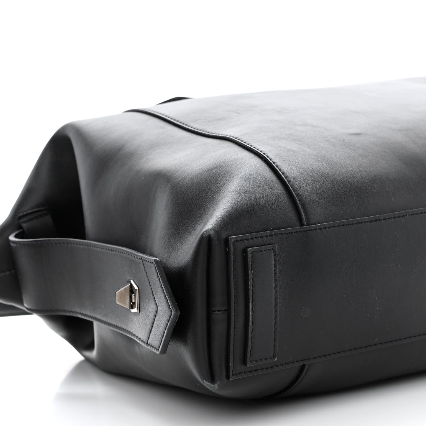 Smooth Calfskin Medium Soft Antigona Black