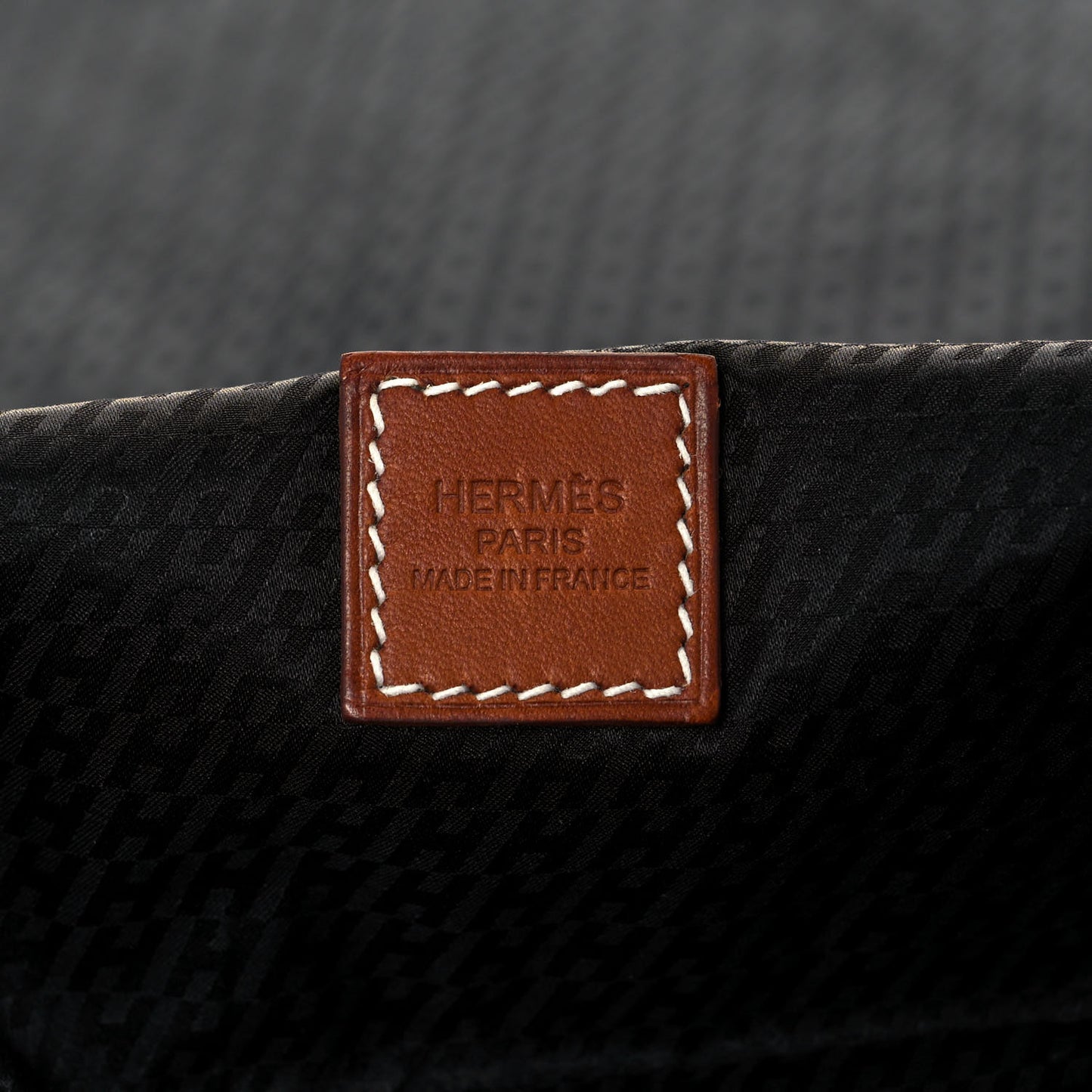 Technical Silk H en Bias Travelsilk Cube MM Black Fauve