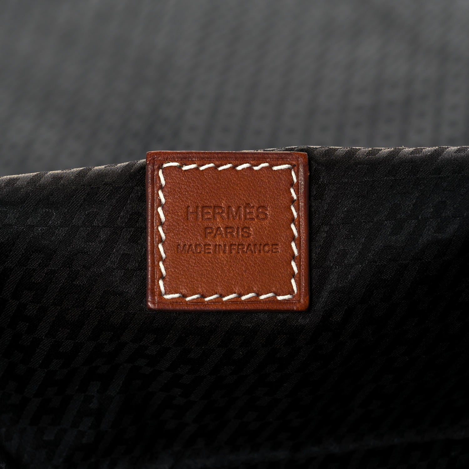Hermes Technical Silk H en Bias Travelsilk Cube MM Black Fauve 6 of 13