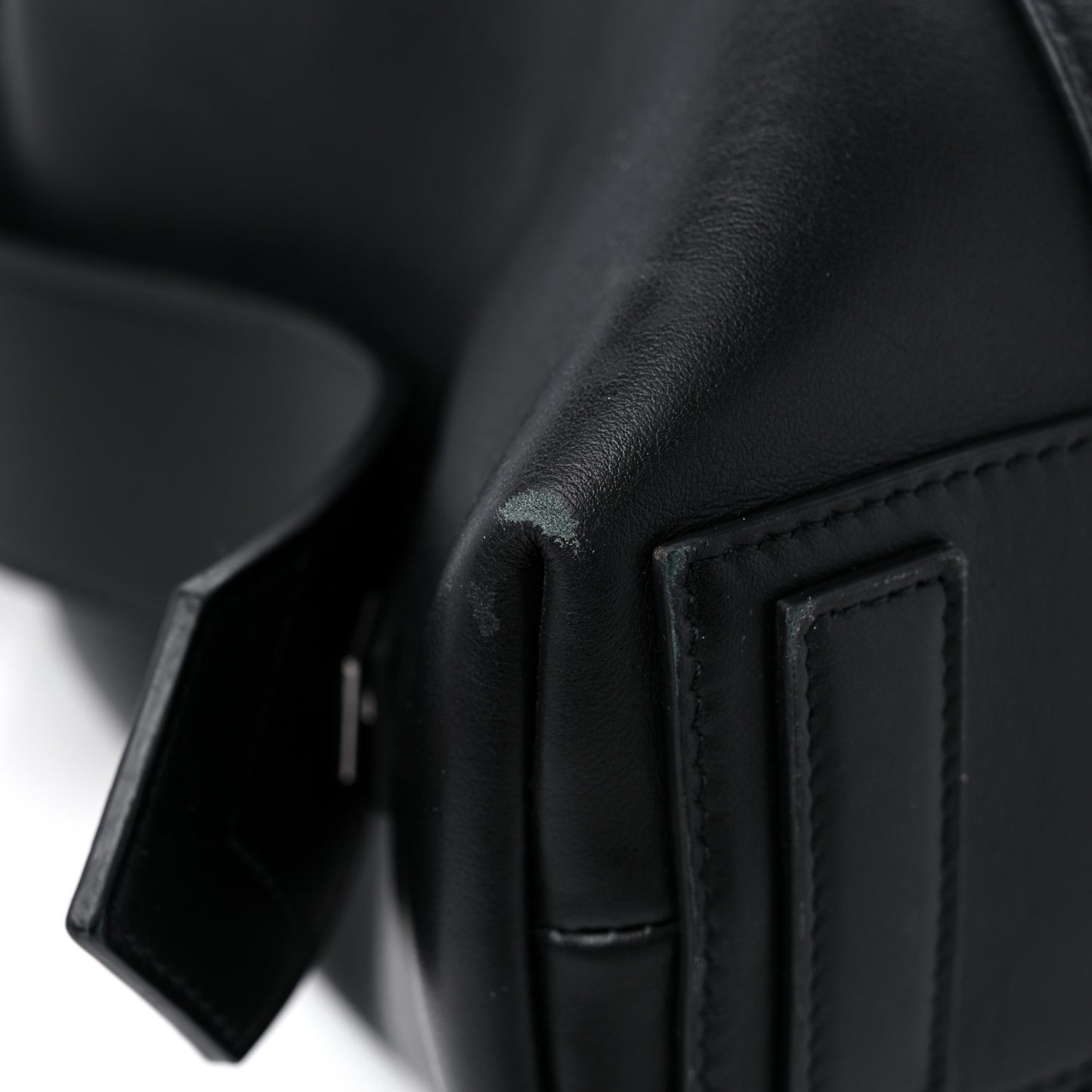 Smooth Calfskin Medium Soft Antigona Black