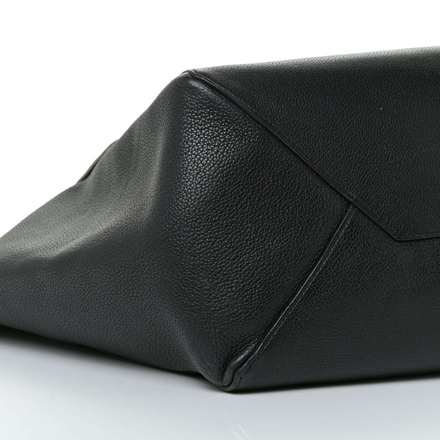 Soft Grained Calfskin Medium Belt Cabas Phantom Black