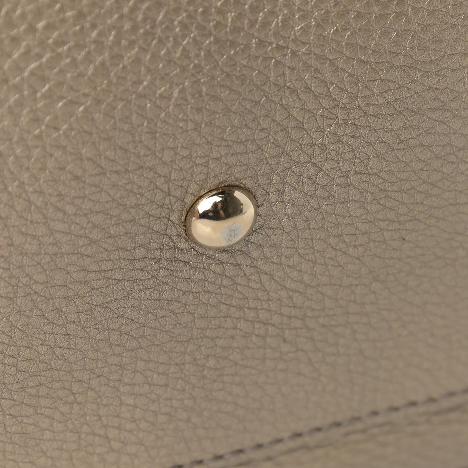 Gucci Metallic Pebbled Calfskin Large Soho Chain Shoulder Bag Golden Beige 11 of 16