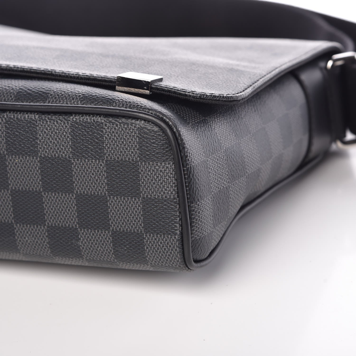 Louis Vuitton Damier Graphite District PM 9 of 9