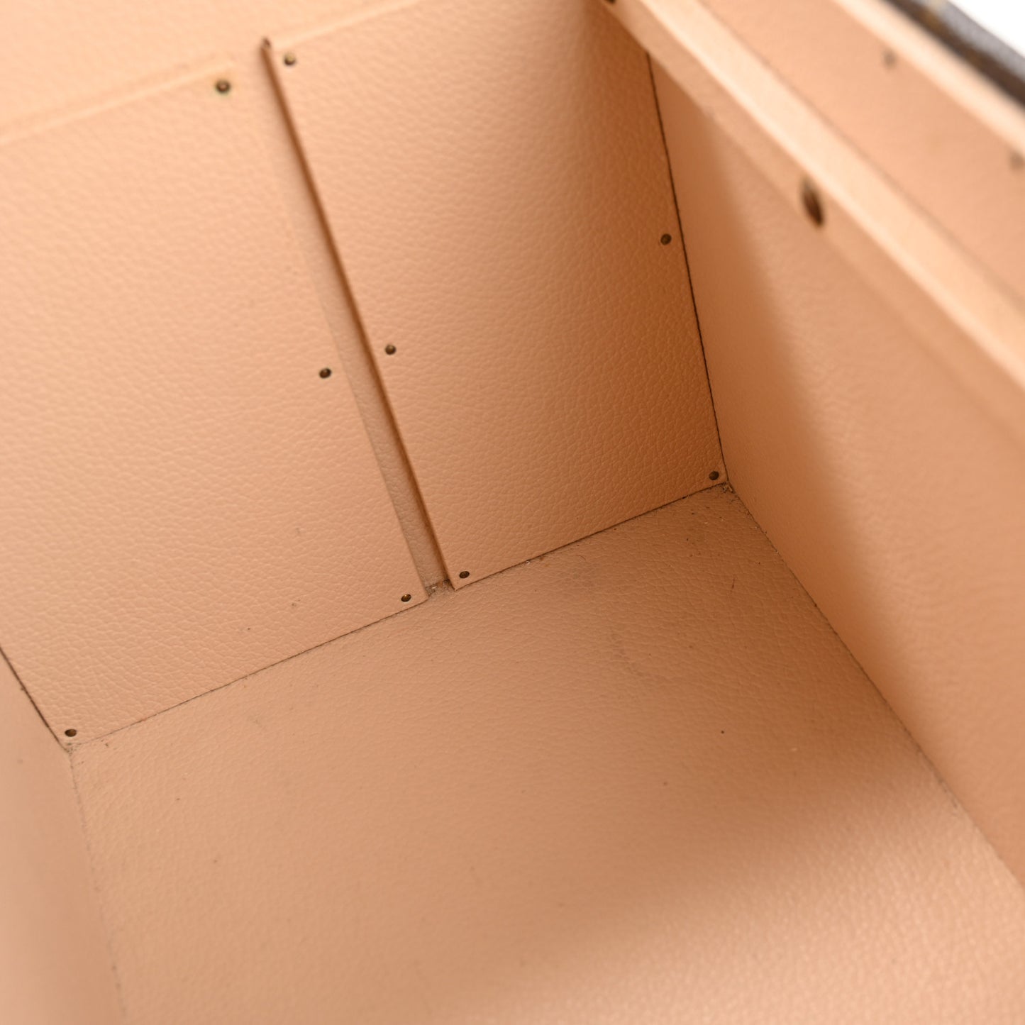 Monogram Boite Pharmacie Toiletry Case