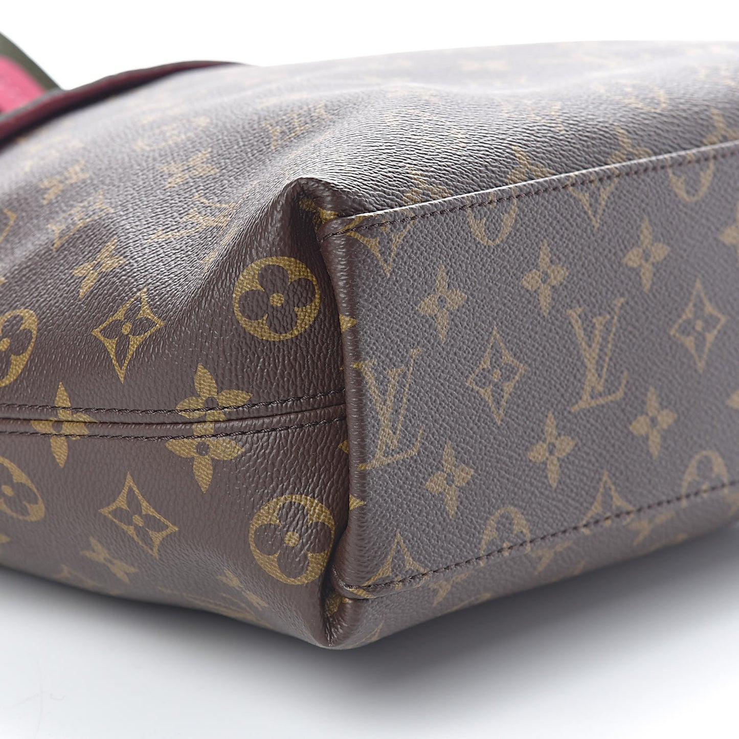 Monogram Tuileries Besace Kaki