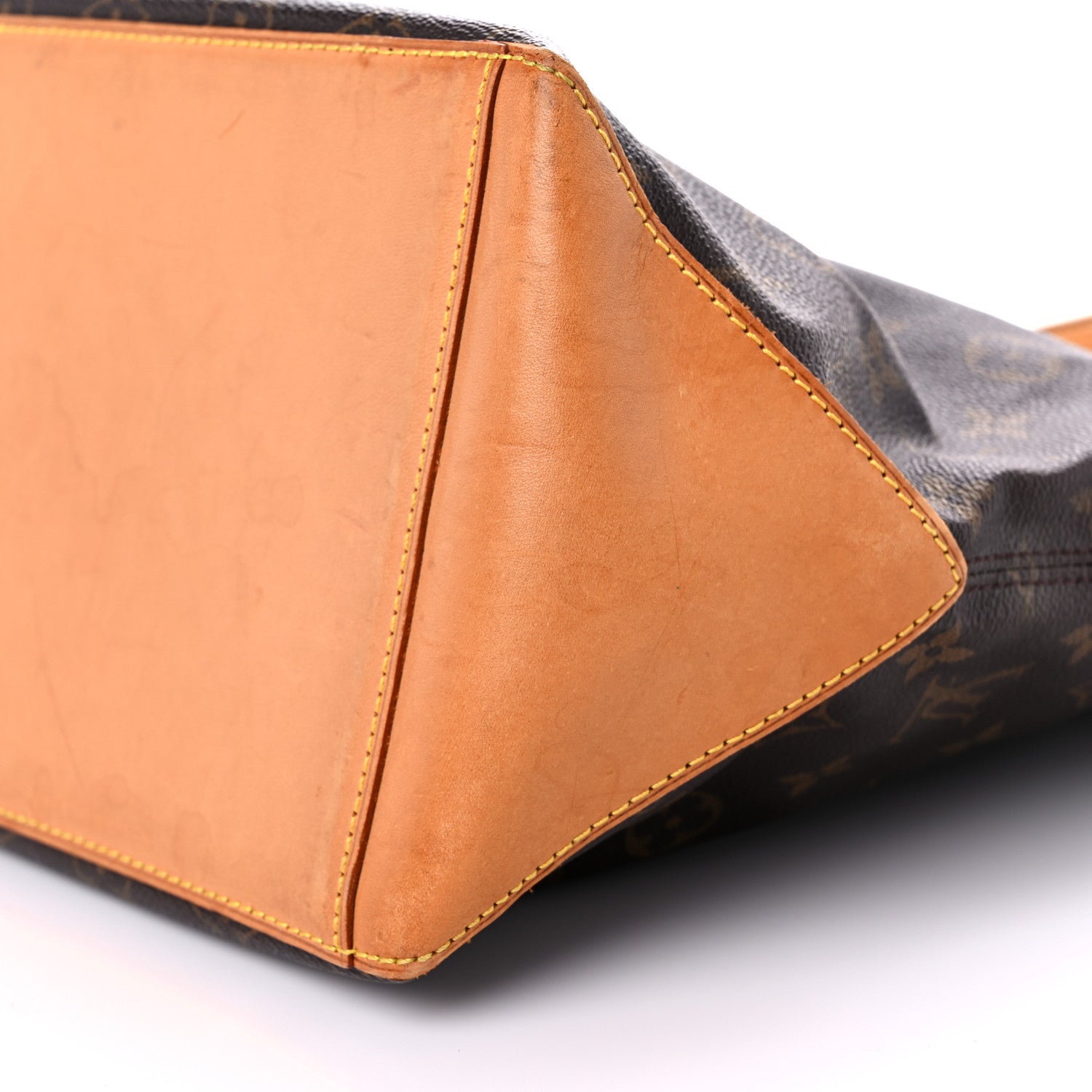 Louis Vuitton Monogram Cabas Mezzo 12 of 20