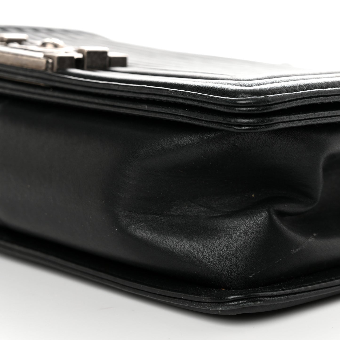 Calfskin Horizontal Quilted New Medium Boy Flap Black