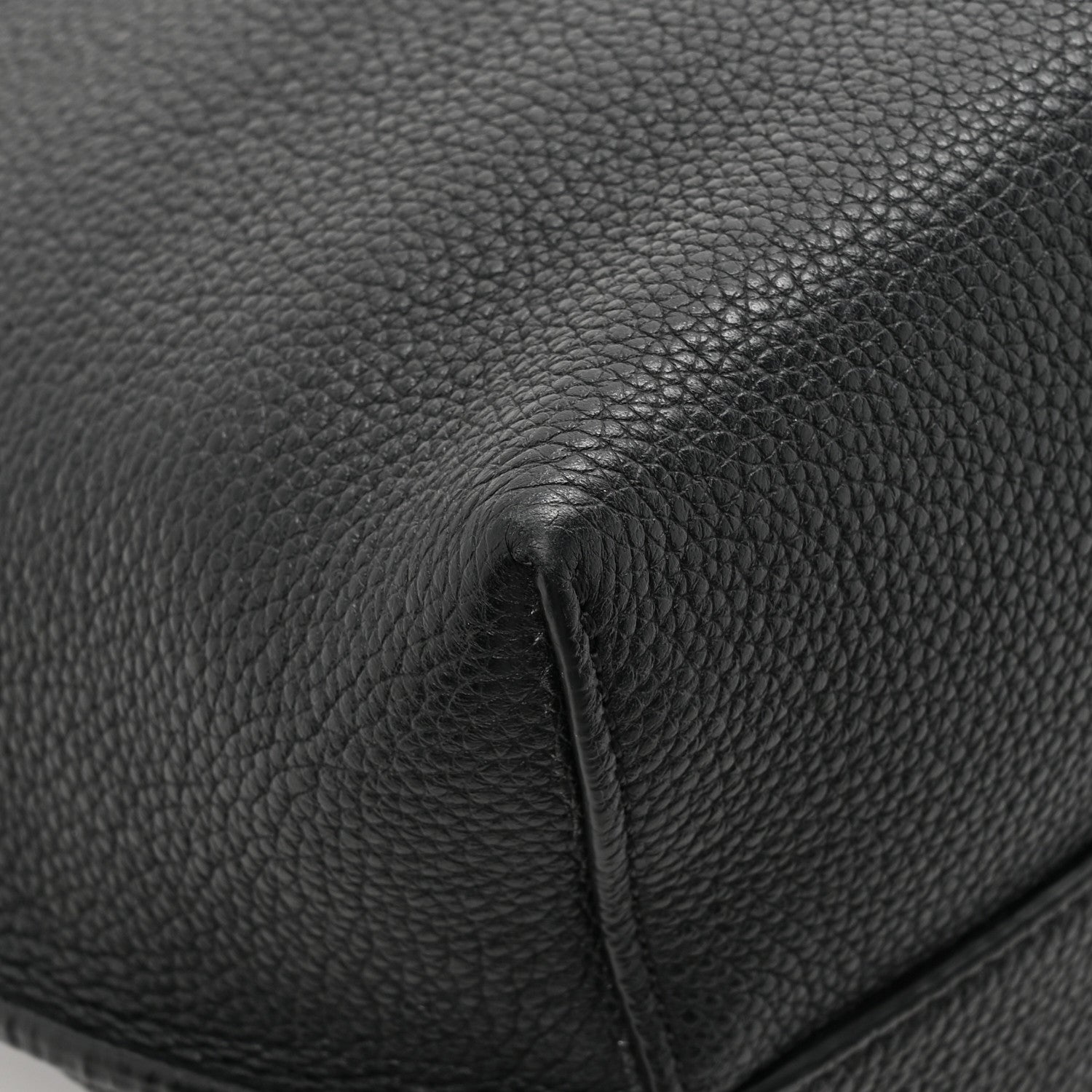 The Row Grained Calfskin Wander Bag Black 13 of 13