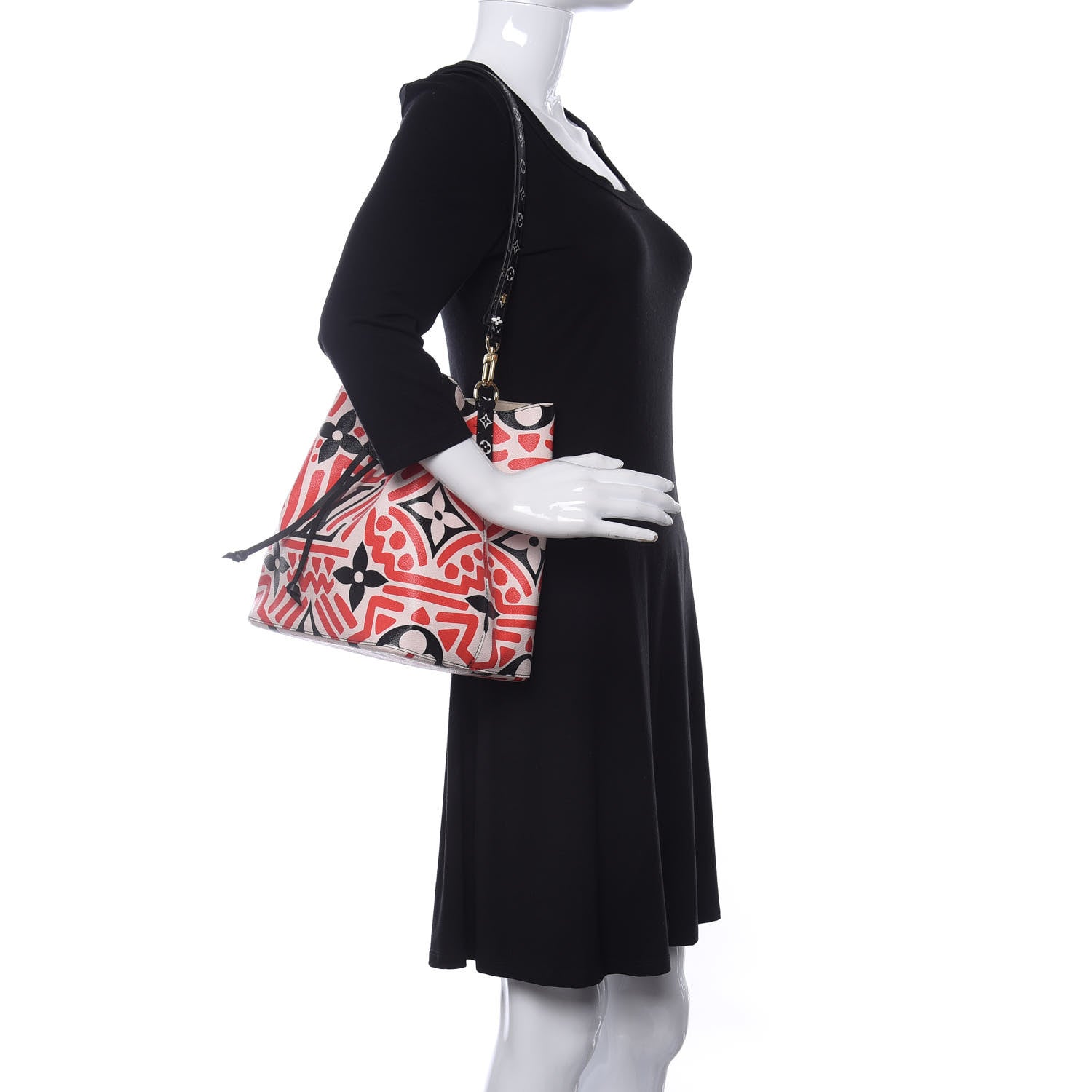 Louis Vuitton Monogram Giant Crafty NeoNoe MM Creme Rouge Black 2 of 9