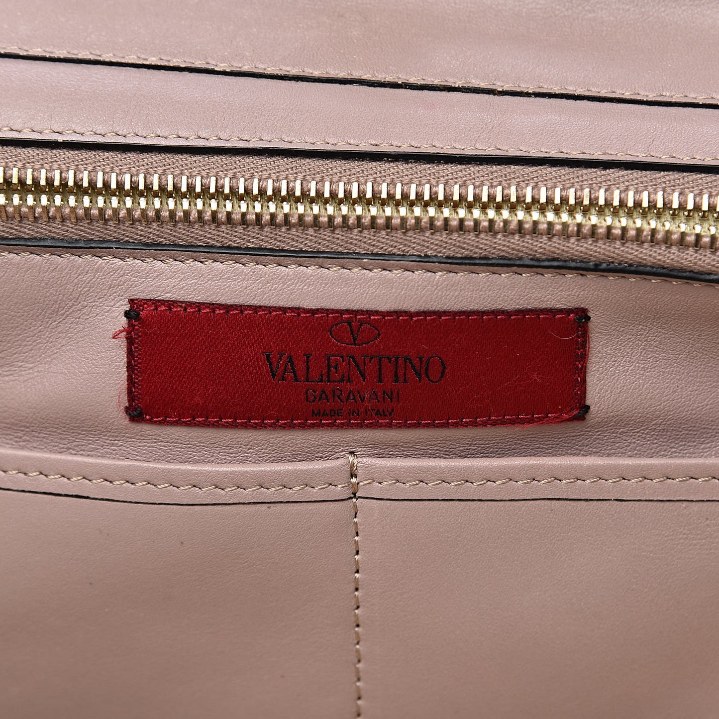 Vitello Medium Rockstud Tote Poudre