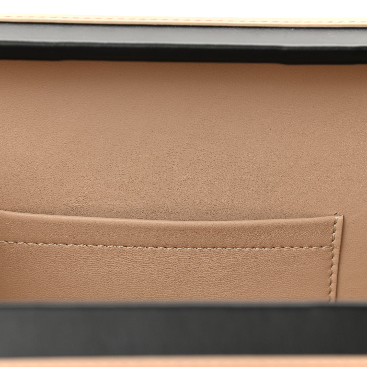 Saint Laurent Grain De Poudre Monogram Cassandra Clasp Bag Beige 10 of 10