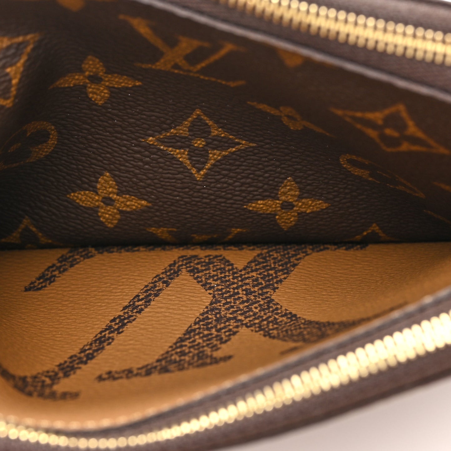 Reverse Monogram Giant Double Zip Pochette
