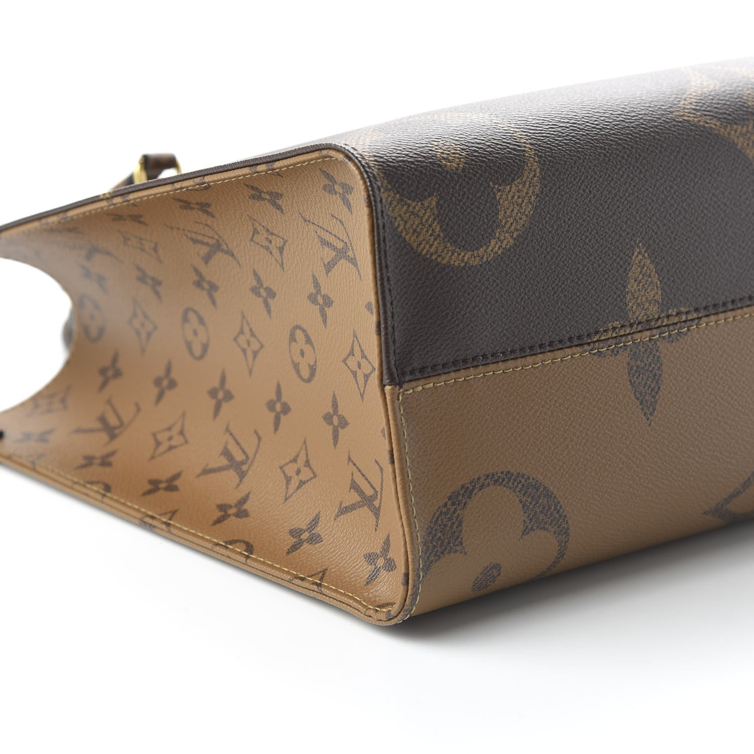 Louis Vuitton Reverse Monogram Giant Onthego MM 8 of 10