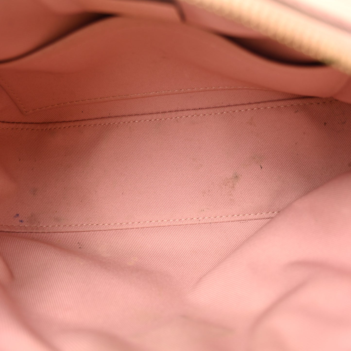 Monogram Saintonge Rose Poudre
