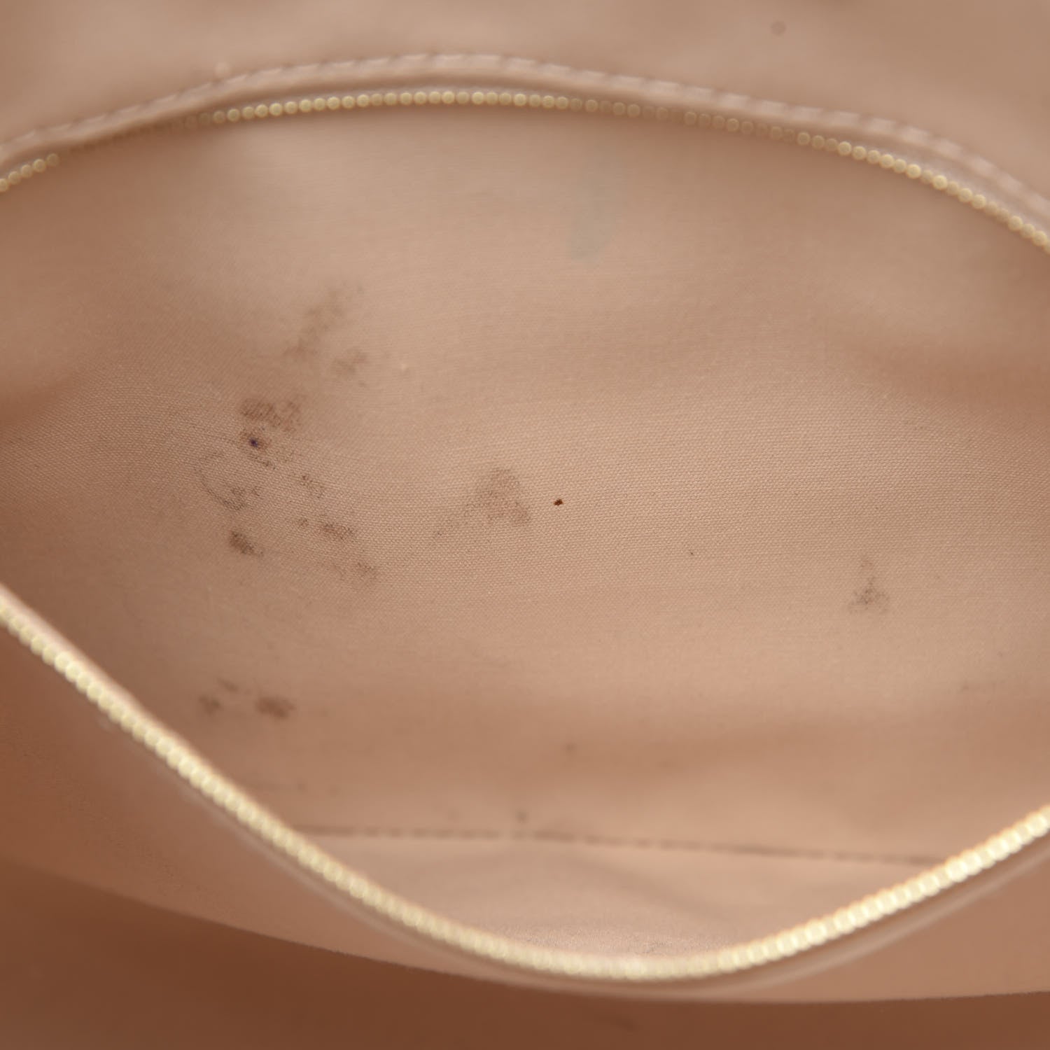 Louis Vuitton Vernis Lockit PM Dune 14 of 15