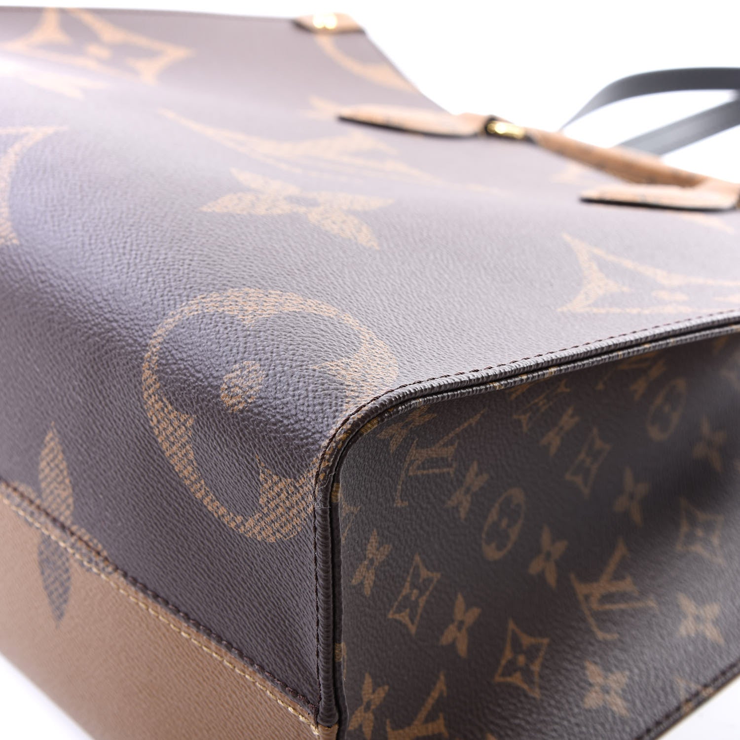 Louis Vuitton Reverse Monogram Giant Onthego MM 6 of 10