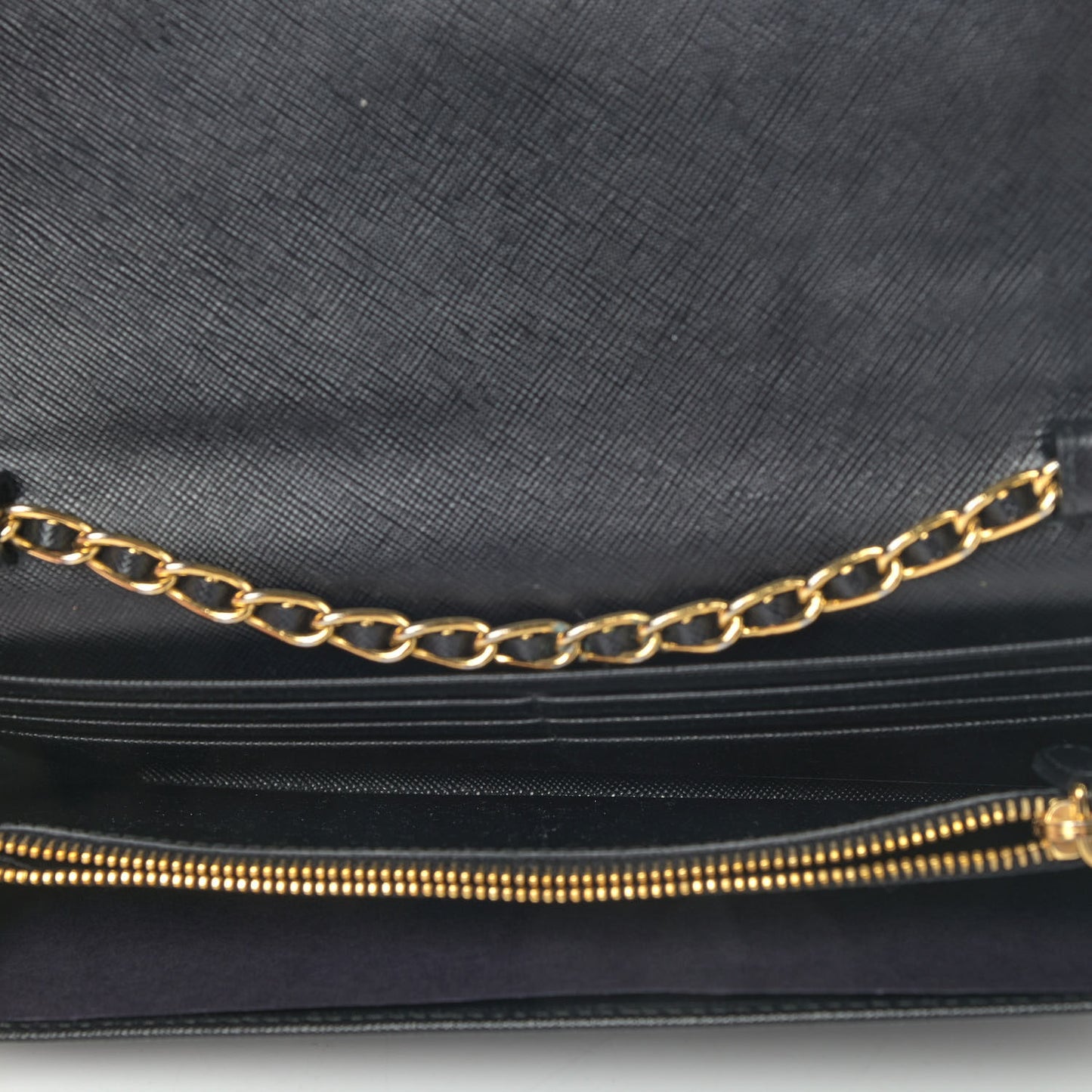 Saffiano Metal Oro Chain Wallet Black
