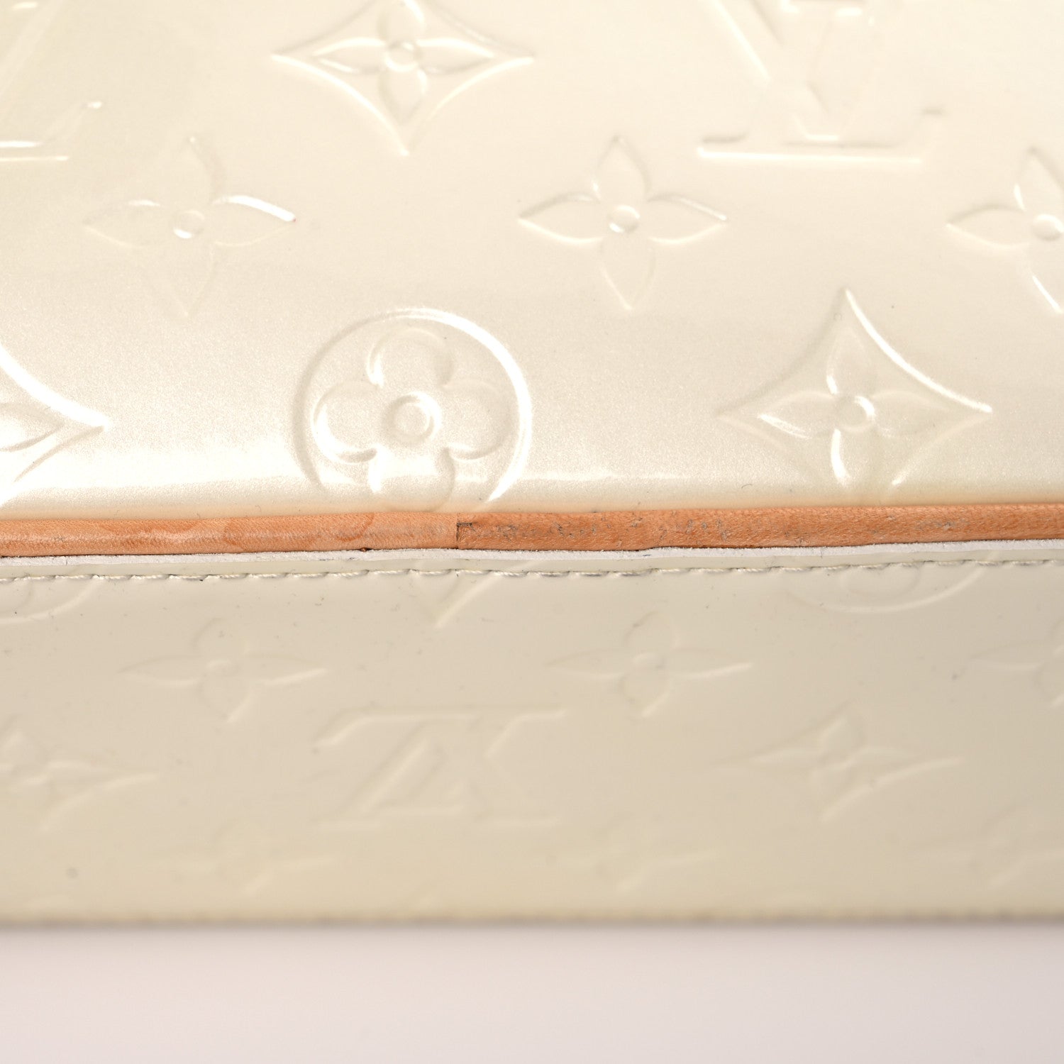 Louis Vuitton Vernis Stillwood Vertical Perle 15 of 20