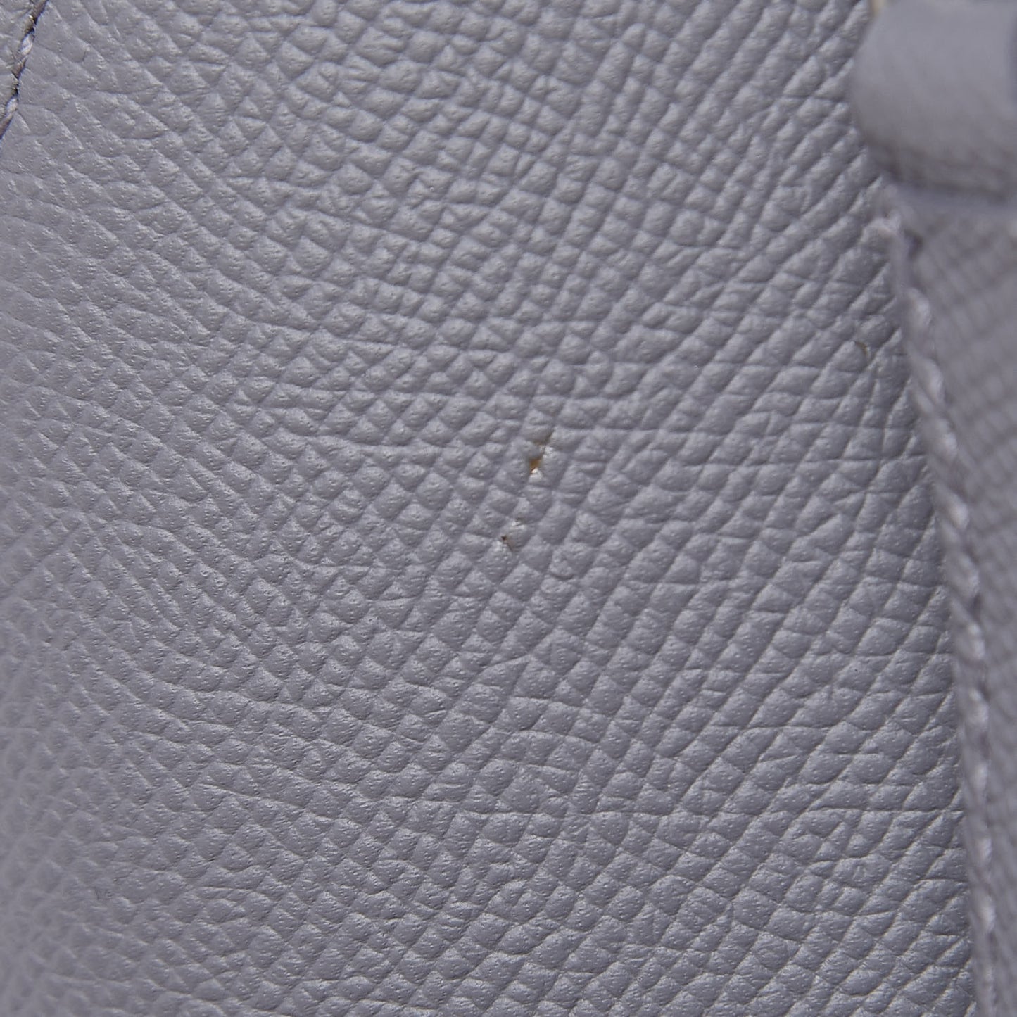 Signature Grained Calfskin Logo S Ville Top Handle Bag Gris Perle Fonce White