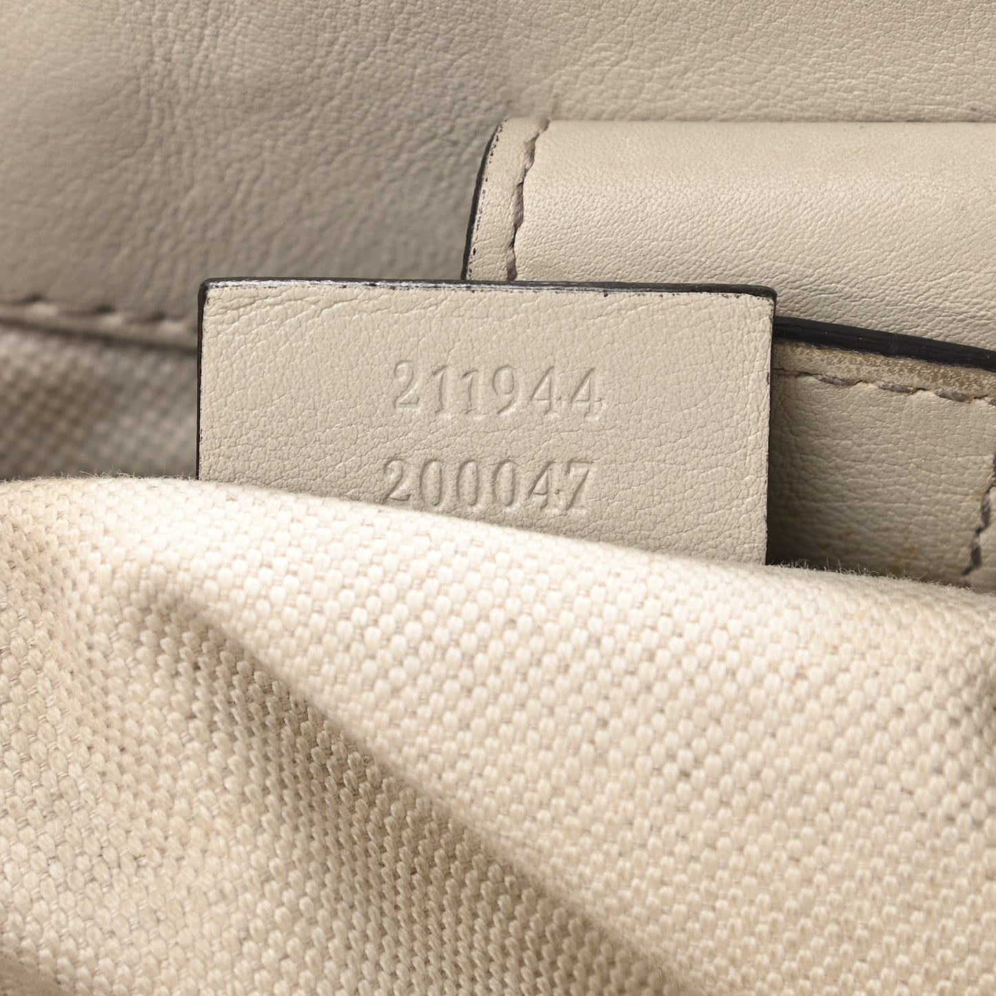 Guccissima Medium Sukey Tote Mystic White