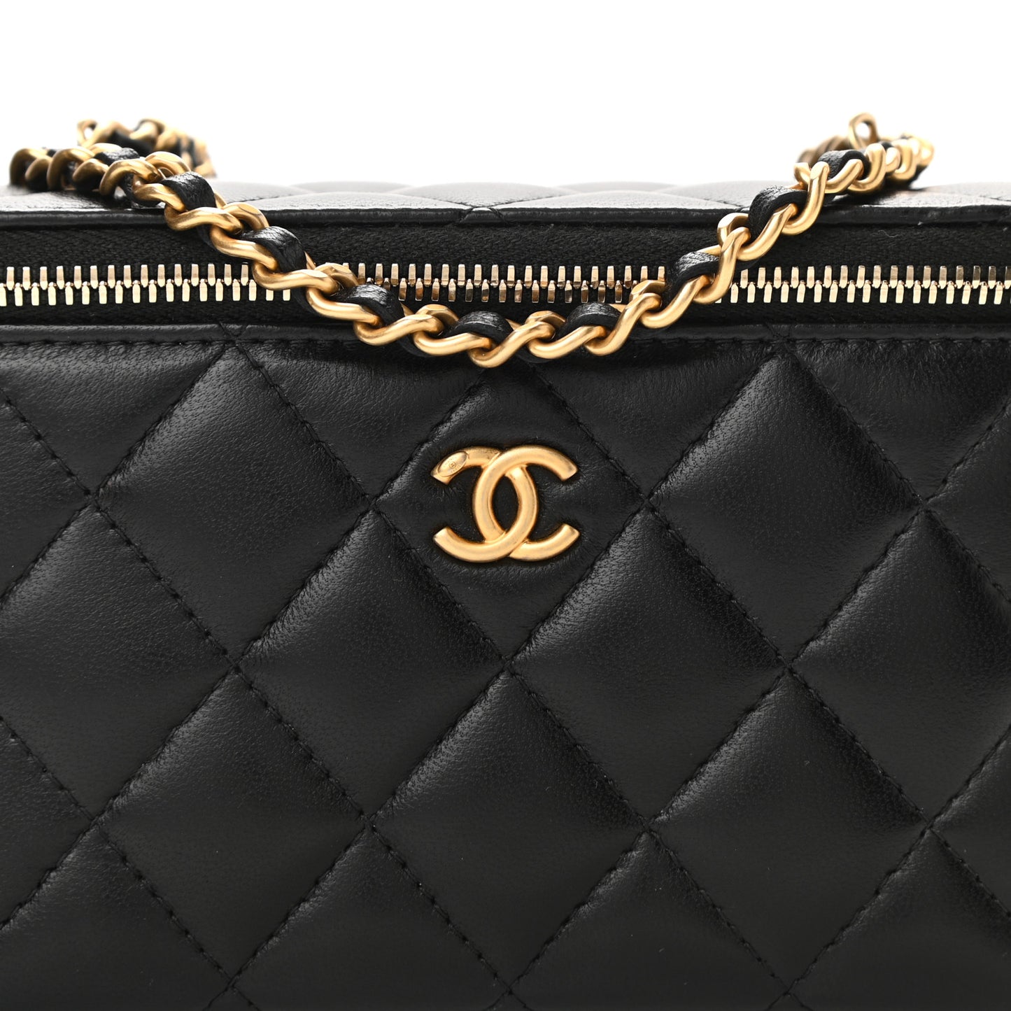Lambskin Quilted Small Pearl Crush Vanity Case With Chain Black