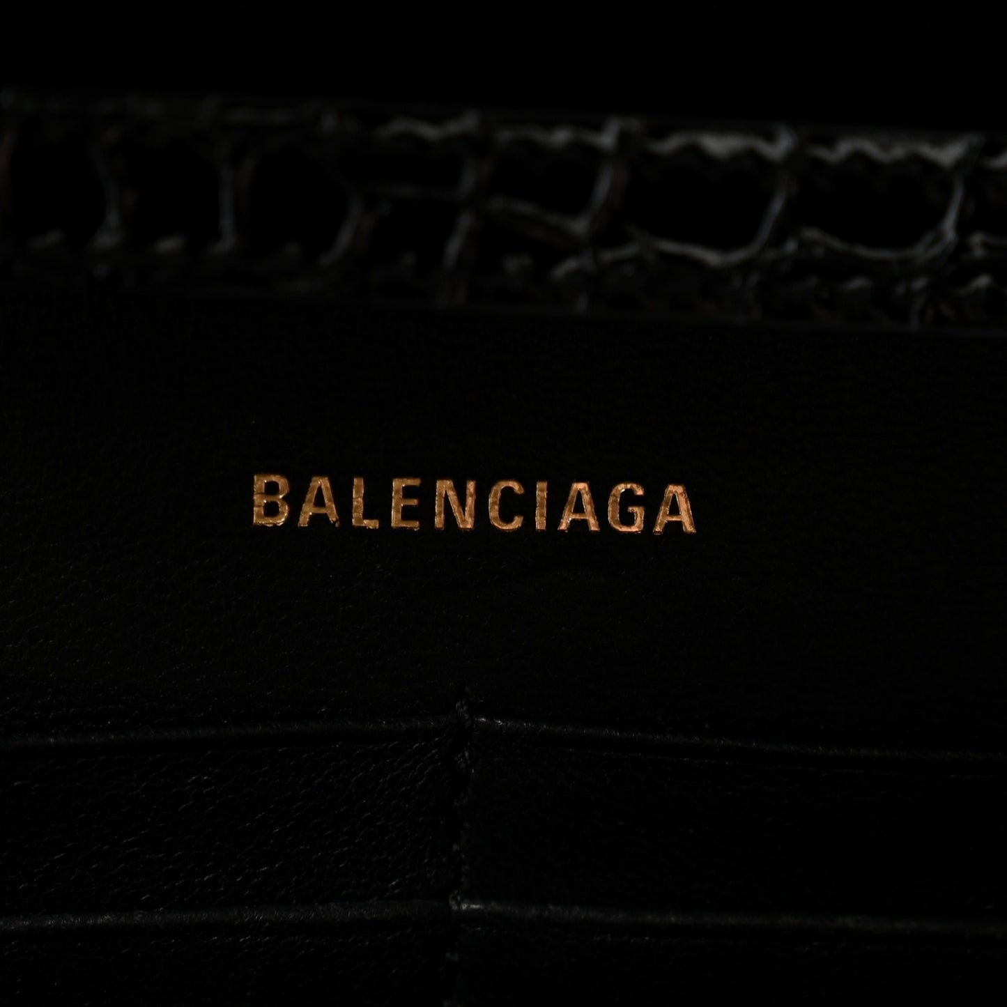 Shiny Calfskin Crocodile Embossed Hourglass Chain Bag Black