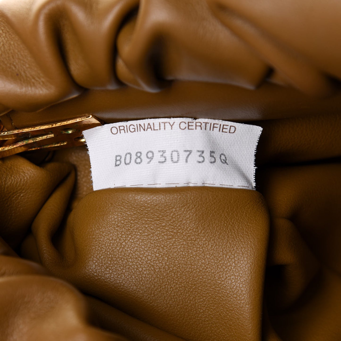Calfskin The Pouch Chain Cammello