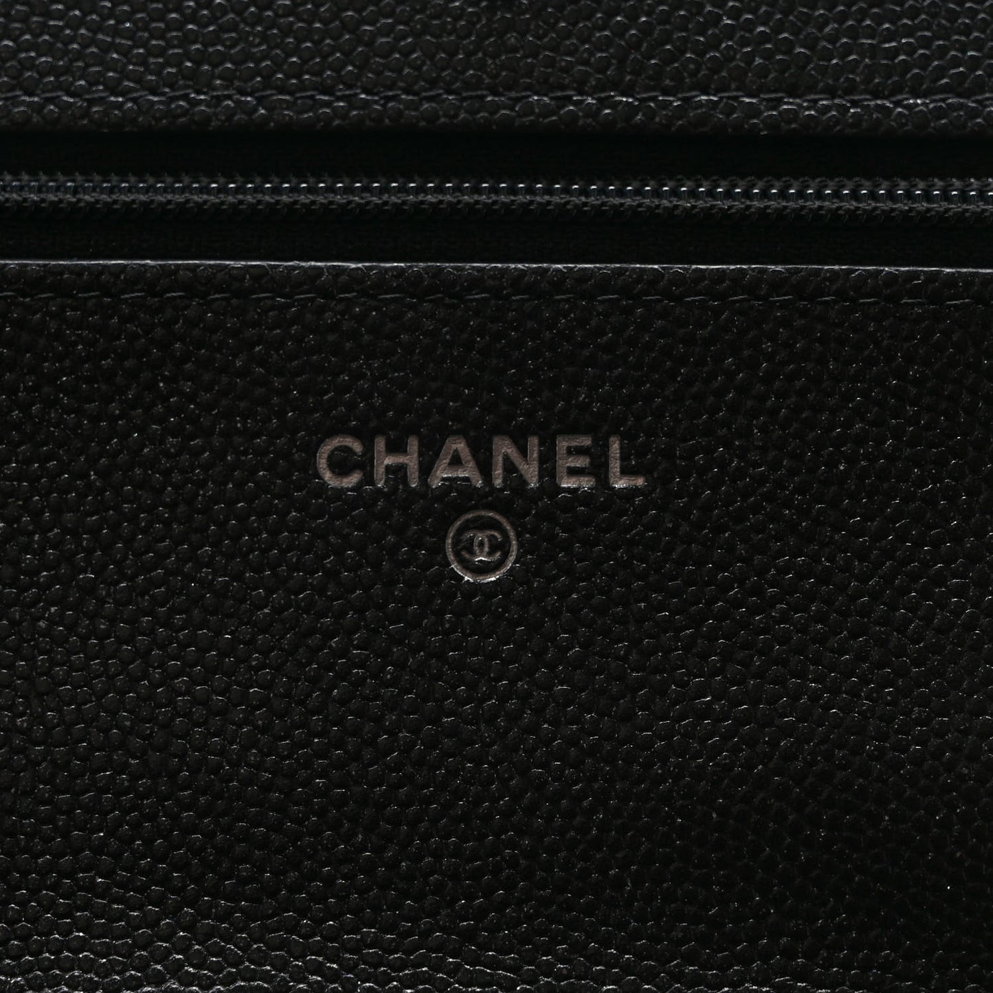 Iridescent Caviar Quilted Wallet on Chain WOC Black