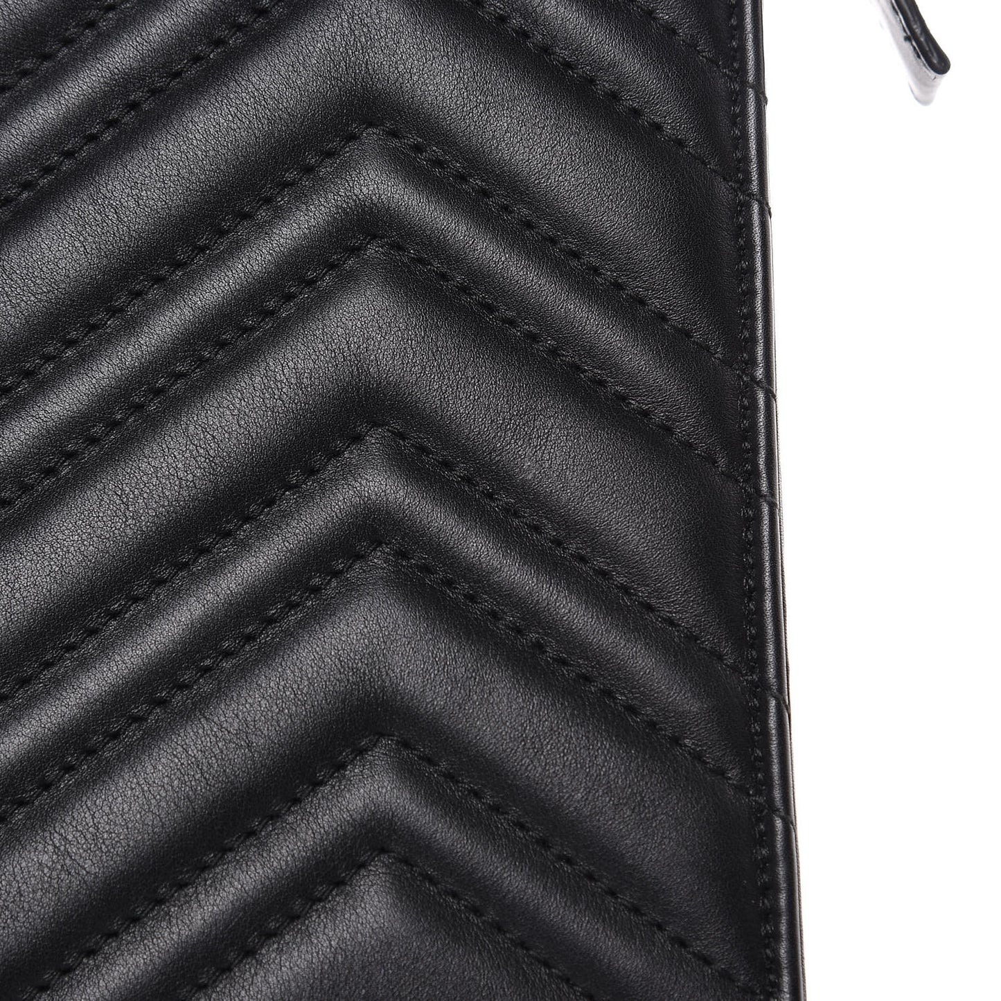 Calfskin Matelasse Chevron Heart GG Marmont Clutch Black