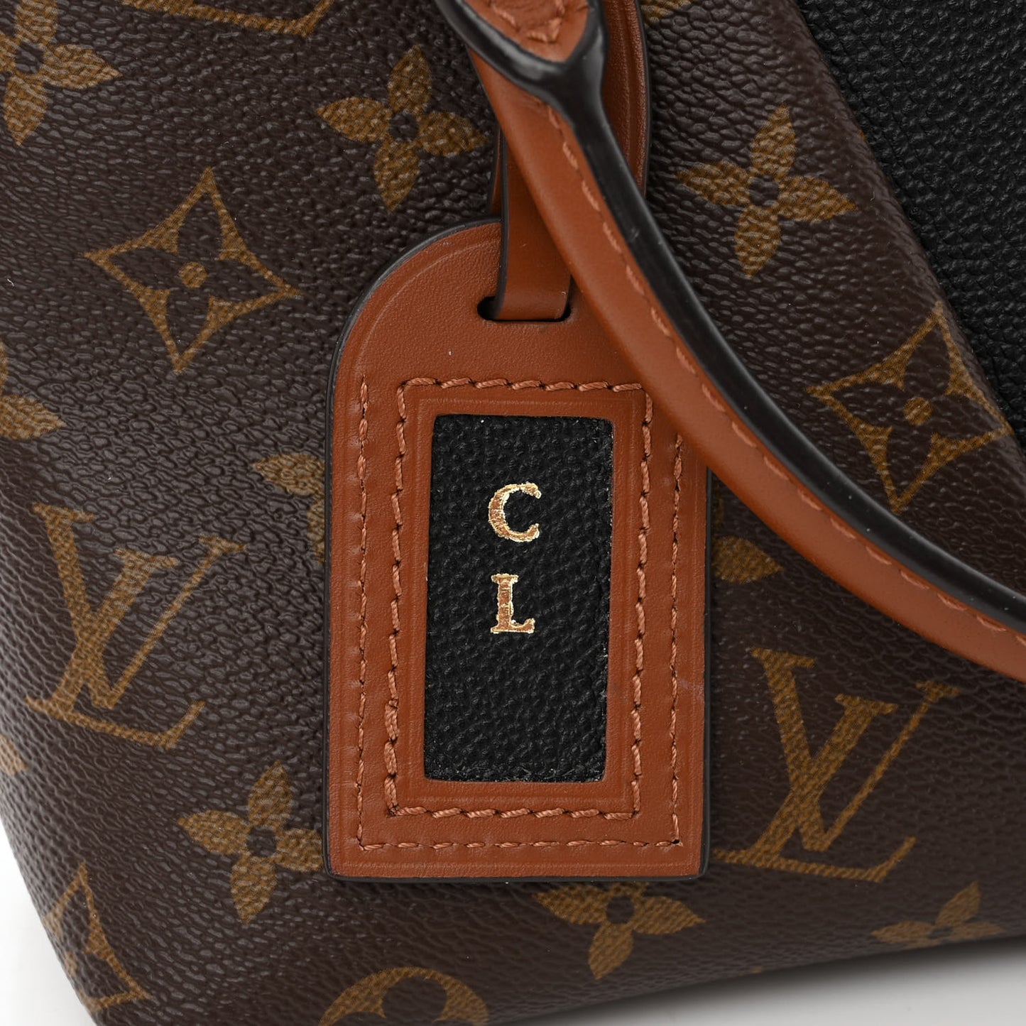 Monogram V Tote BB Black