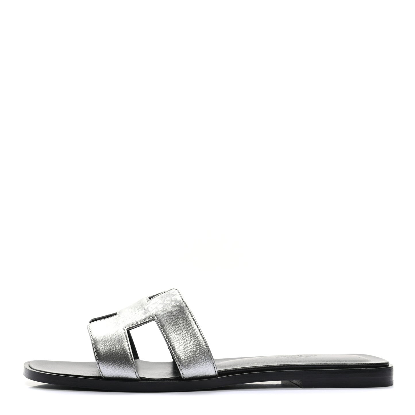 Metallic Epsom Oran Sandals 37.5 Gris Argente