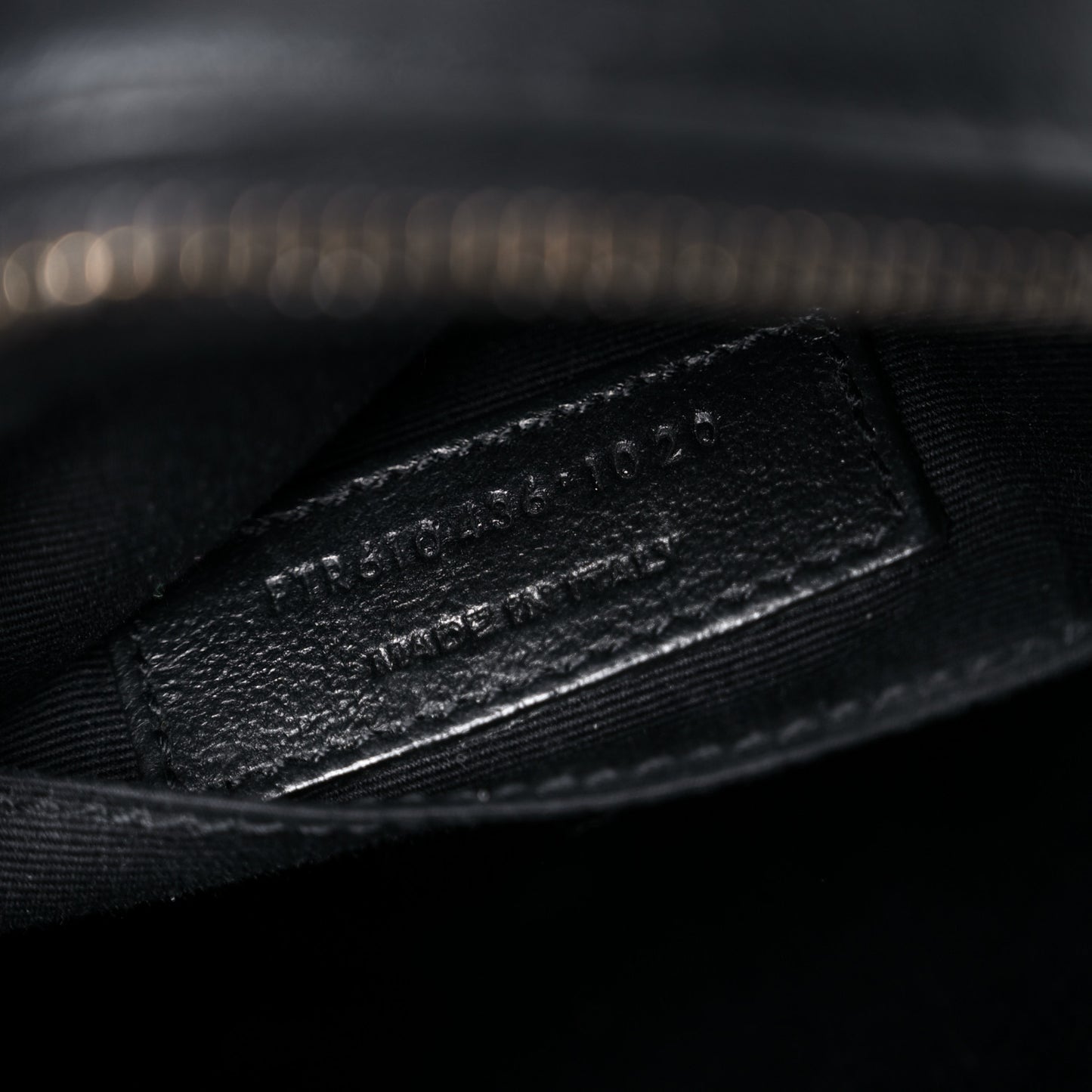 Calfskin Matelasse Chevron Round Vinyle Camera Bag Black