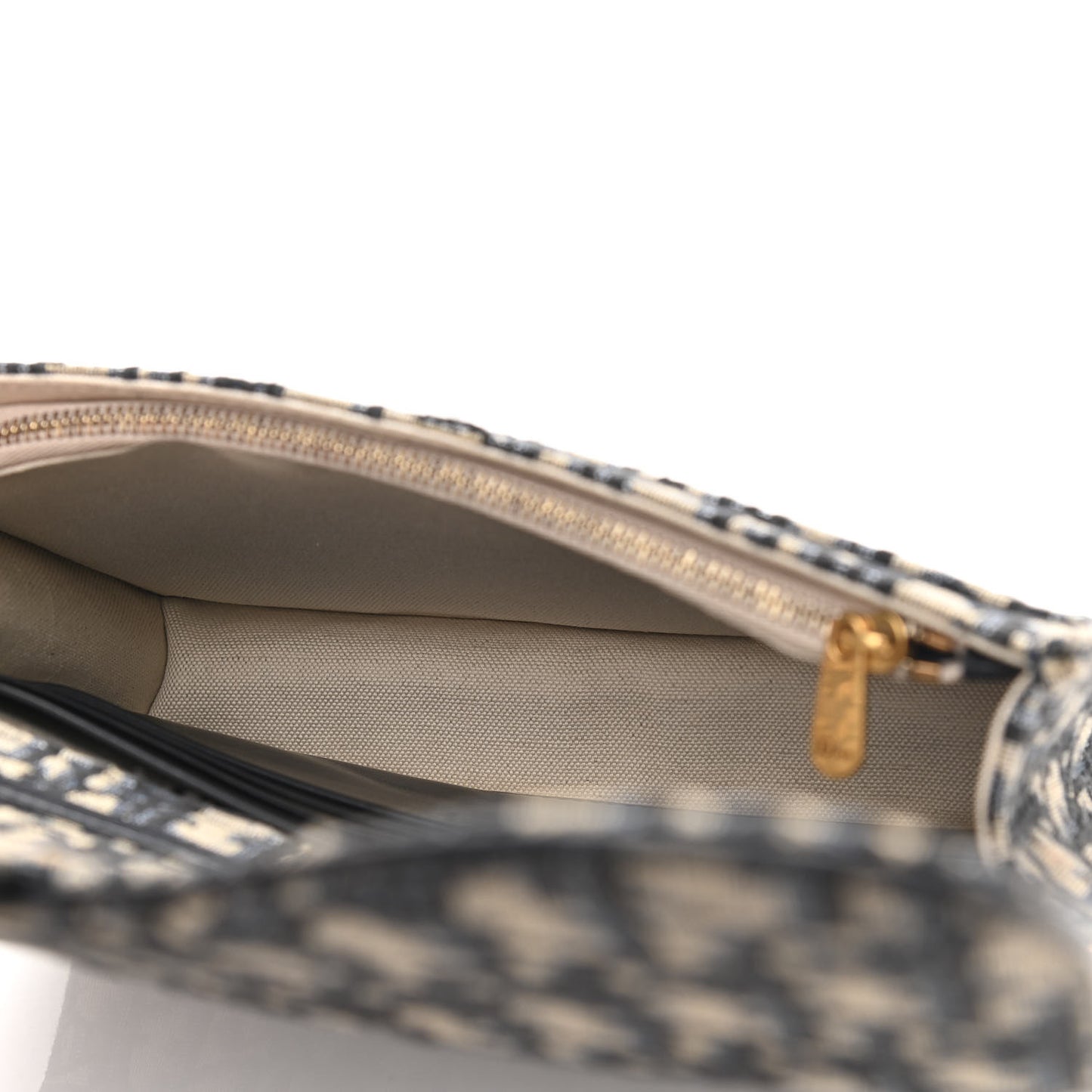 Oblique Saddle Chain Pouch Blue