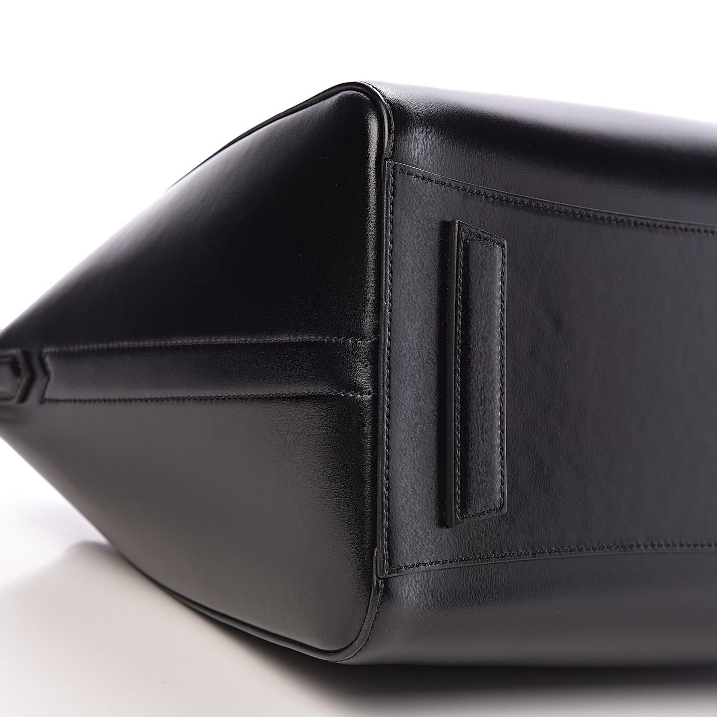 Shiny Lord Calfskin Medium Antigona Black