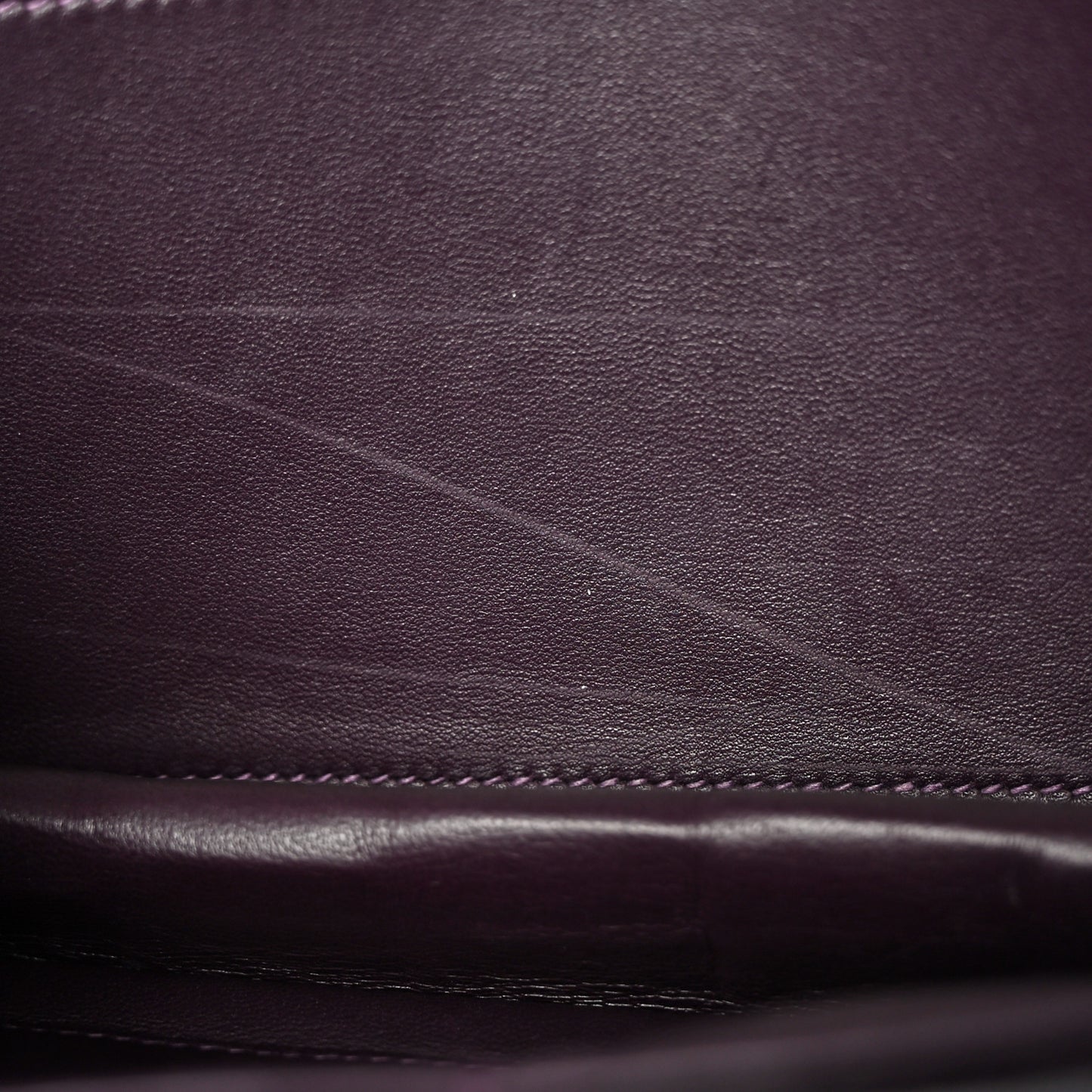 Shiny Alligator Verrou Elan Clutch Amethyst