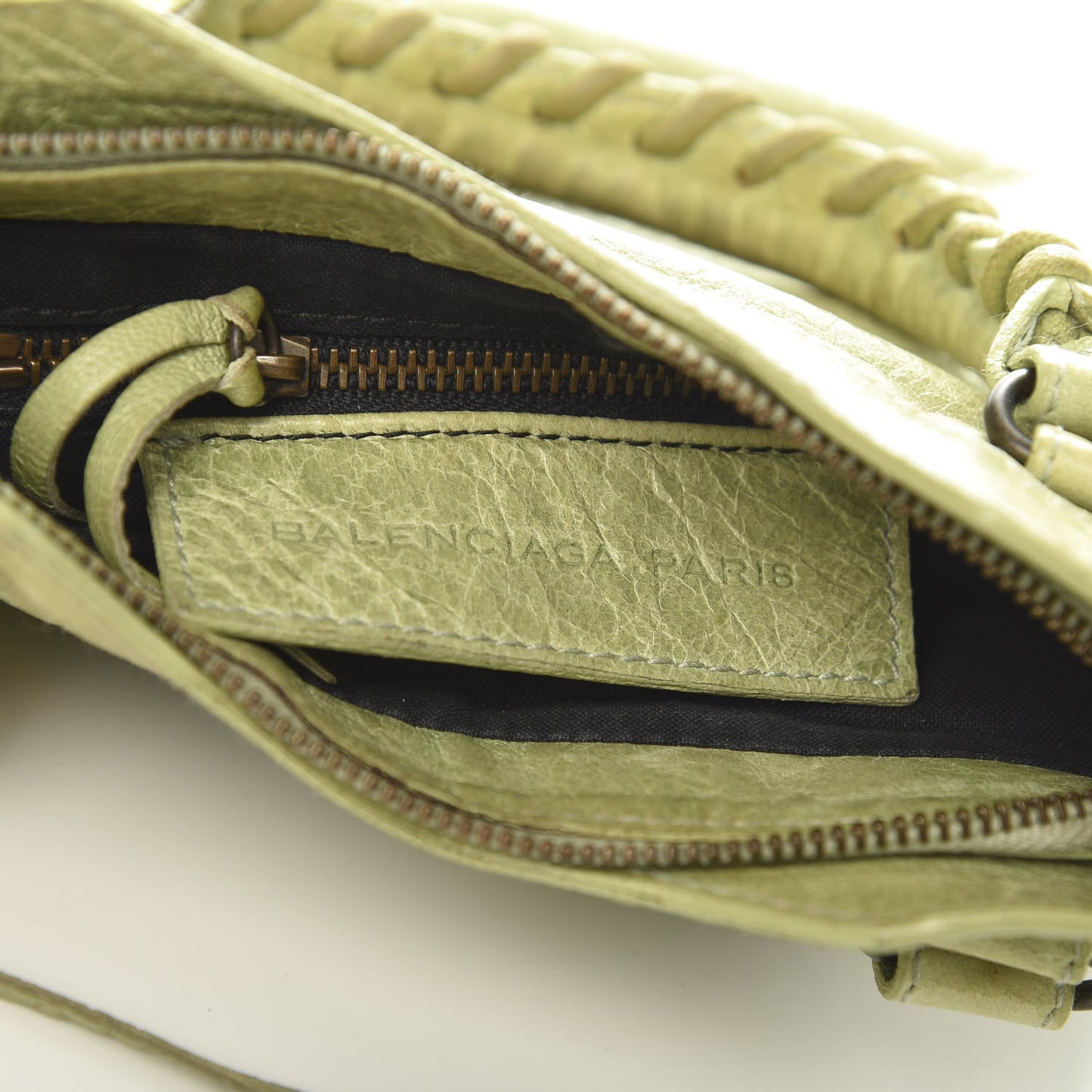 Chevre Mini Classique Light Olive