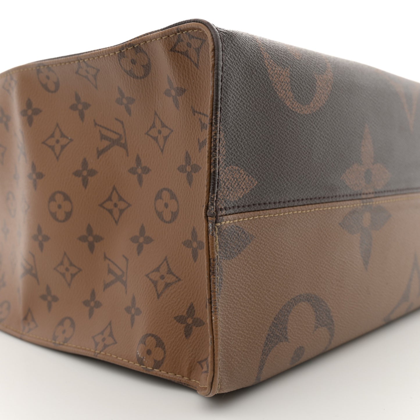 Reverse Monogram Giant Onthego GM