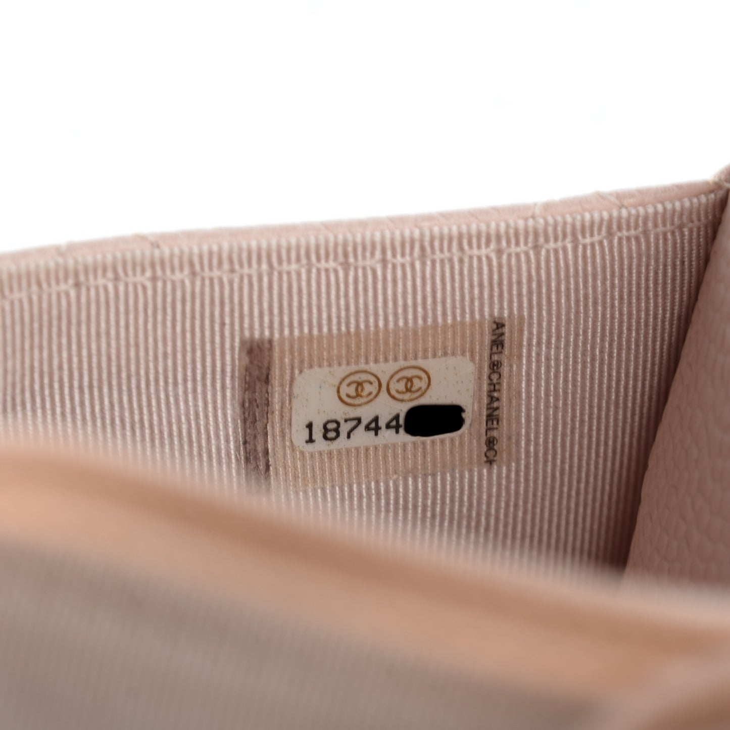 Caviar Quilted Wallet On Chain WOC Light Pink