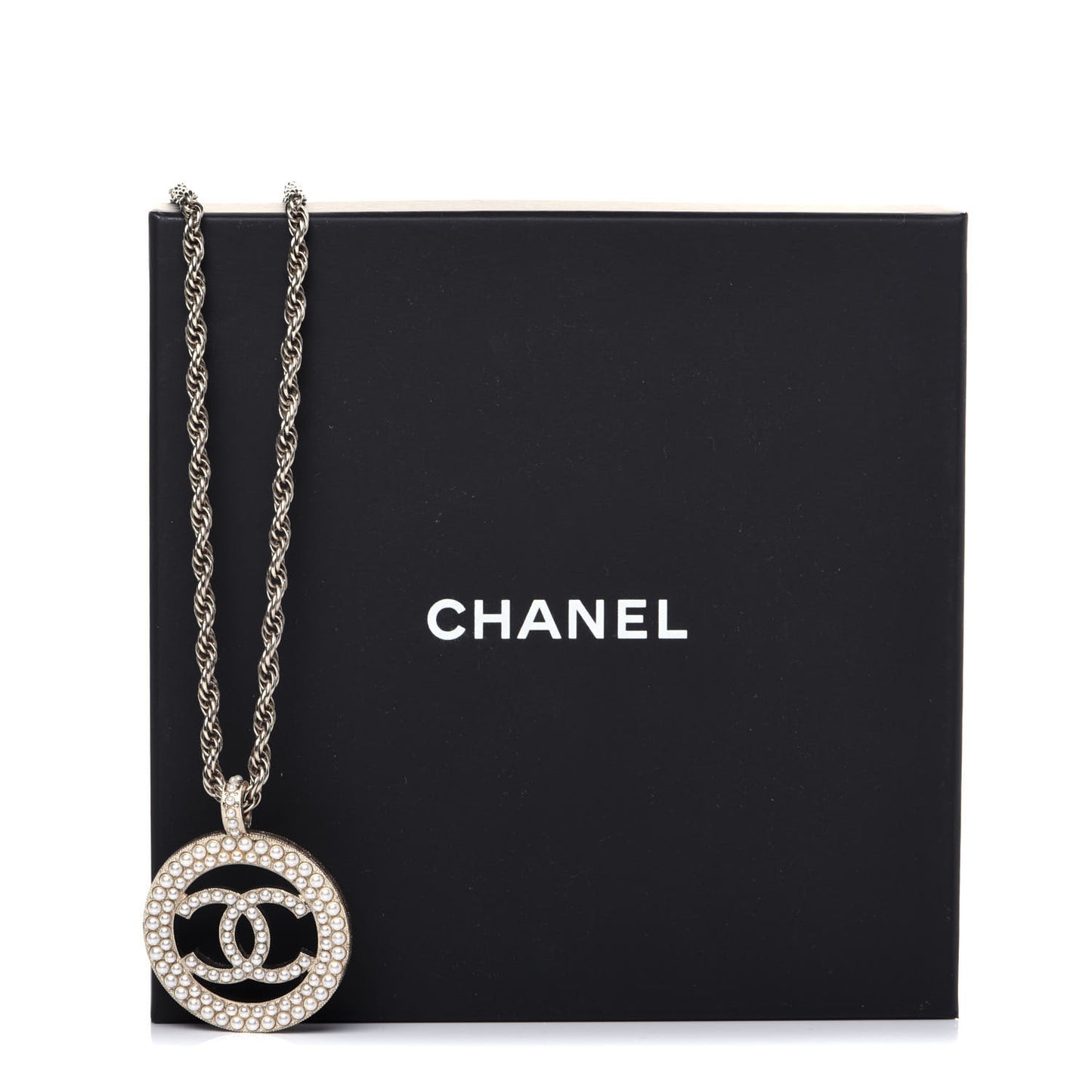 Pearl CC Round Pendant Necklace Gold
